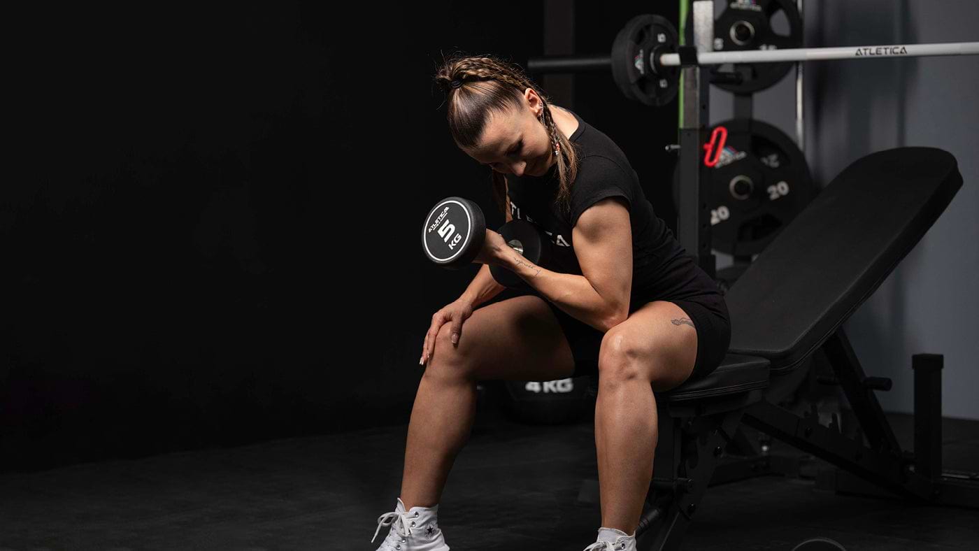 Kleines Fitnessstudio einrichten: Kurzhantel Training