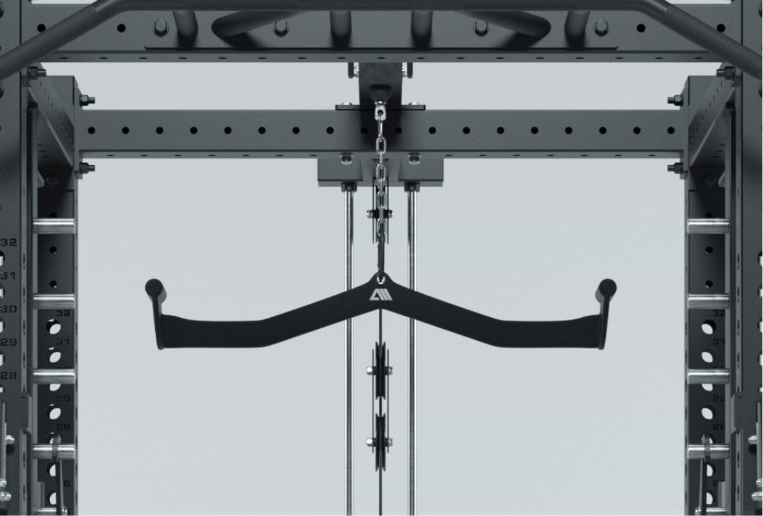 Vielseitiger Latzuganbau R8 Commander Power Rack