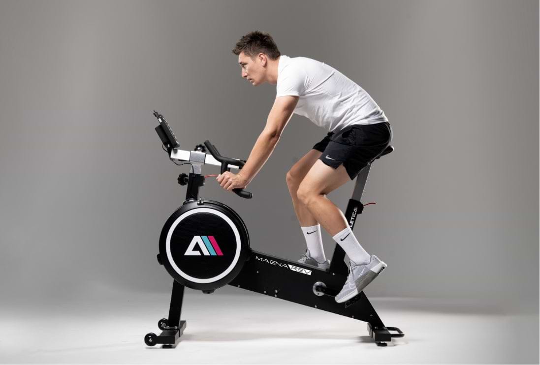Effektives Ganzkörpertraining am MagnaRev Ergometer