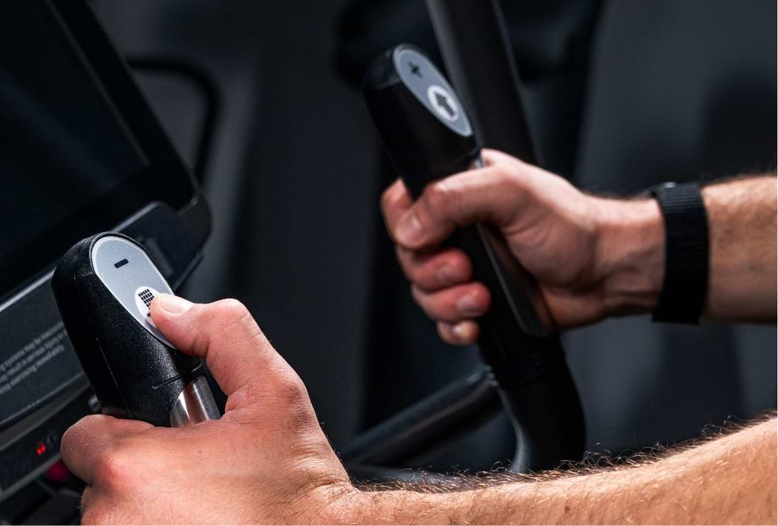 Far Stride Crosstrainer: Einstellungsfunktionen an den Griffen 