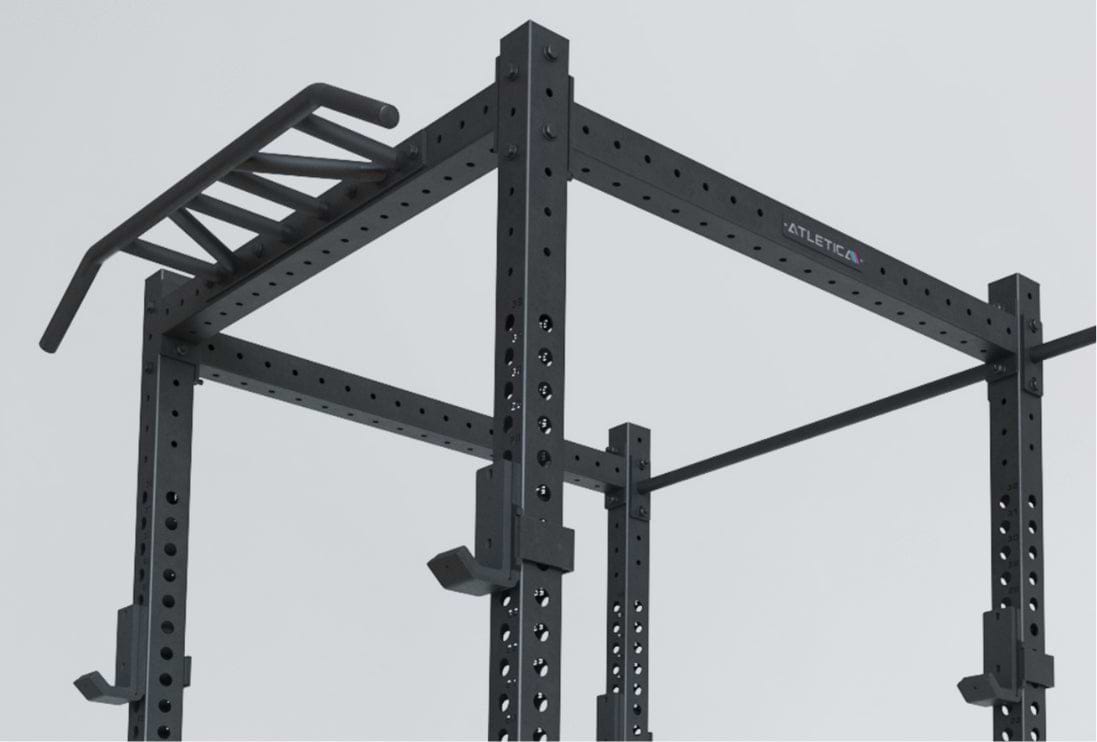 Multi-Grip Klimmzugstange und J-Hooks am R8 Drift Power Rack