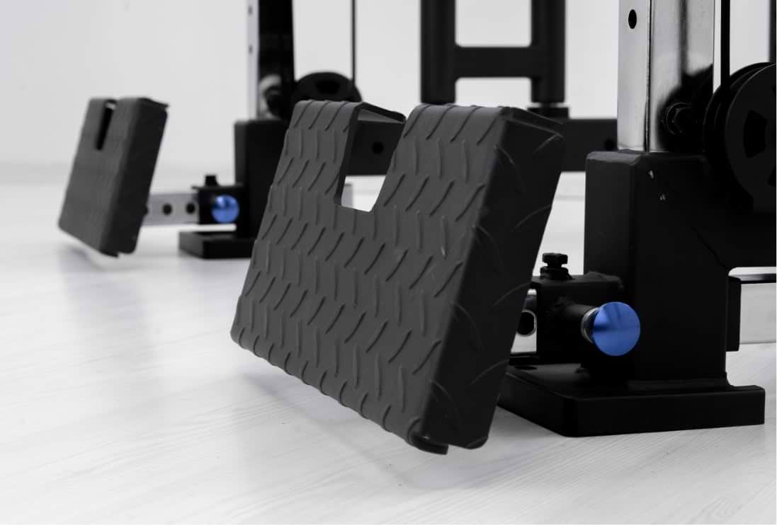 R8 Nitro Power Rack mit Kabelzugstation: 6-fach justierbare Fußstütze für jede Übung