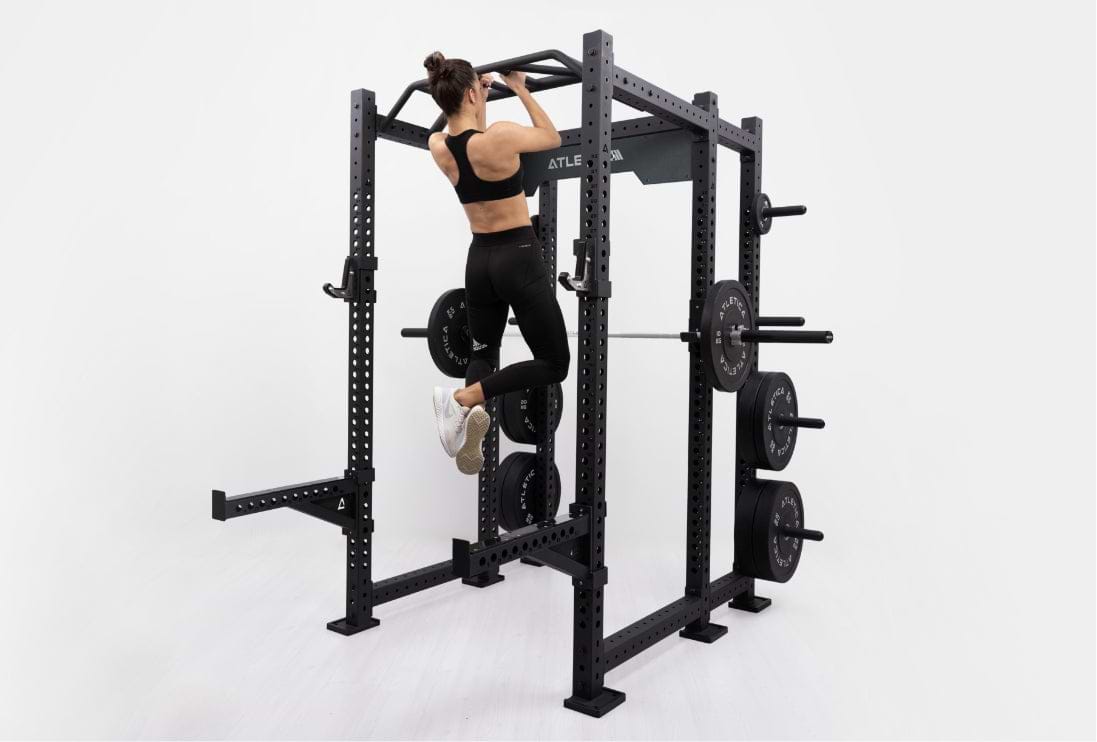 Klimmzüge an der R8 Apache Klimmzugstange