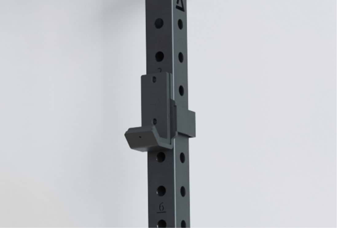 J-Hooks am R8 Wall Rack