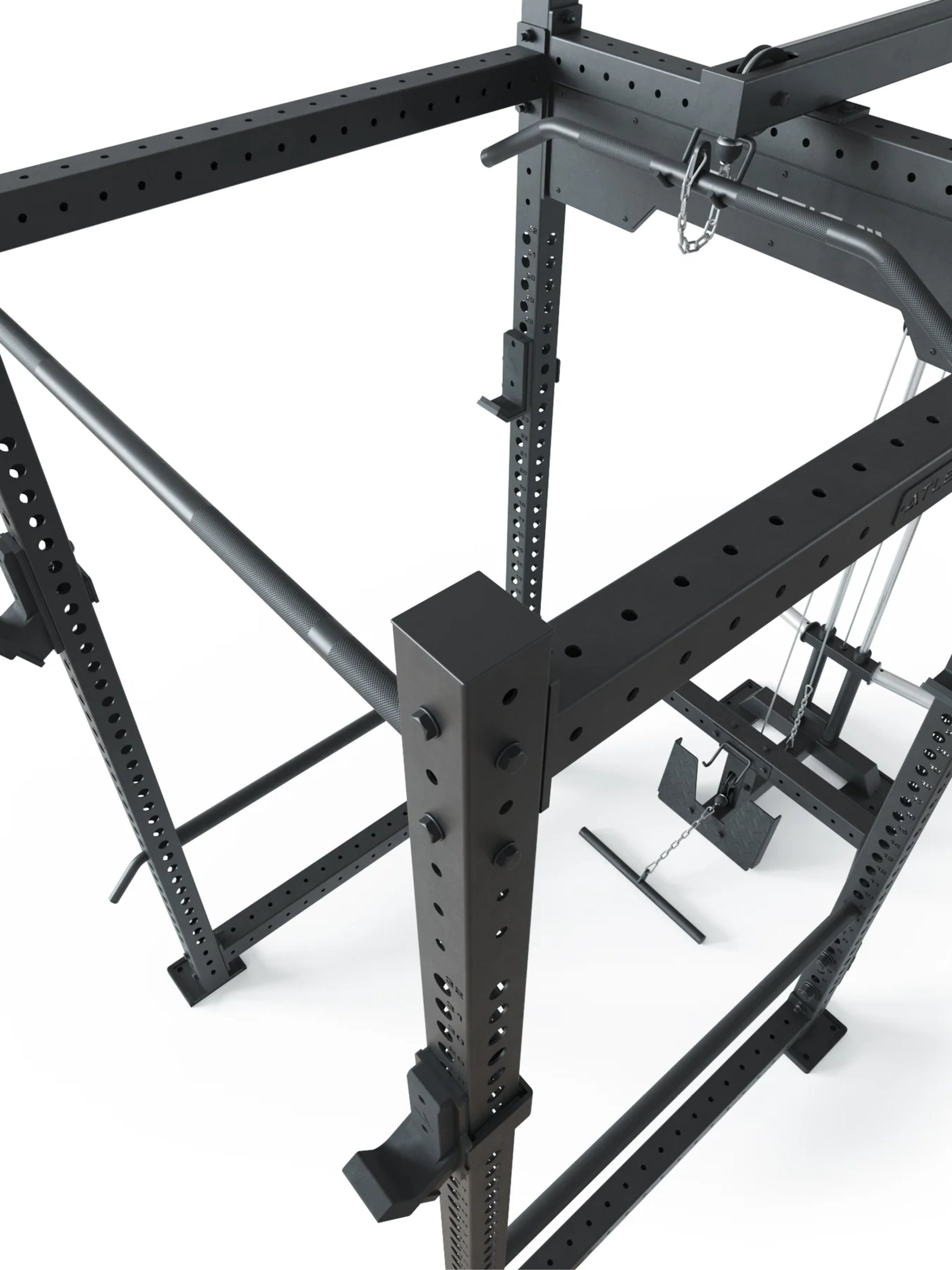 Full Rack R8-Blaster: Full Rack mit Latzug | 4 J-Hooks, Pull-Up Bar, Safeties, Logo Plate, Bar Holder | Next Level Squat Rack | 226 cm Höhe | 123x211 cm Grundfläche | 220 kg