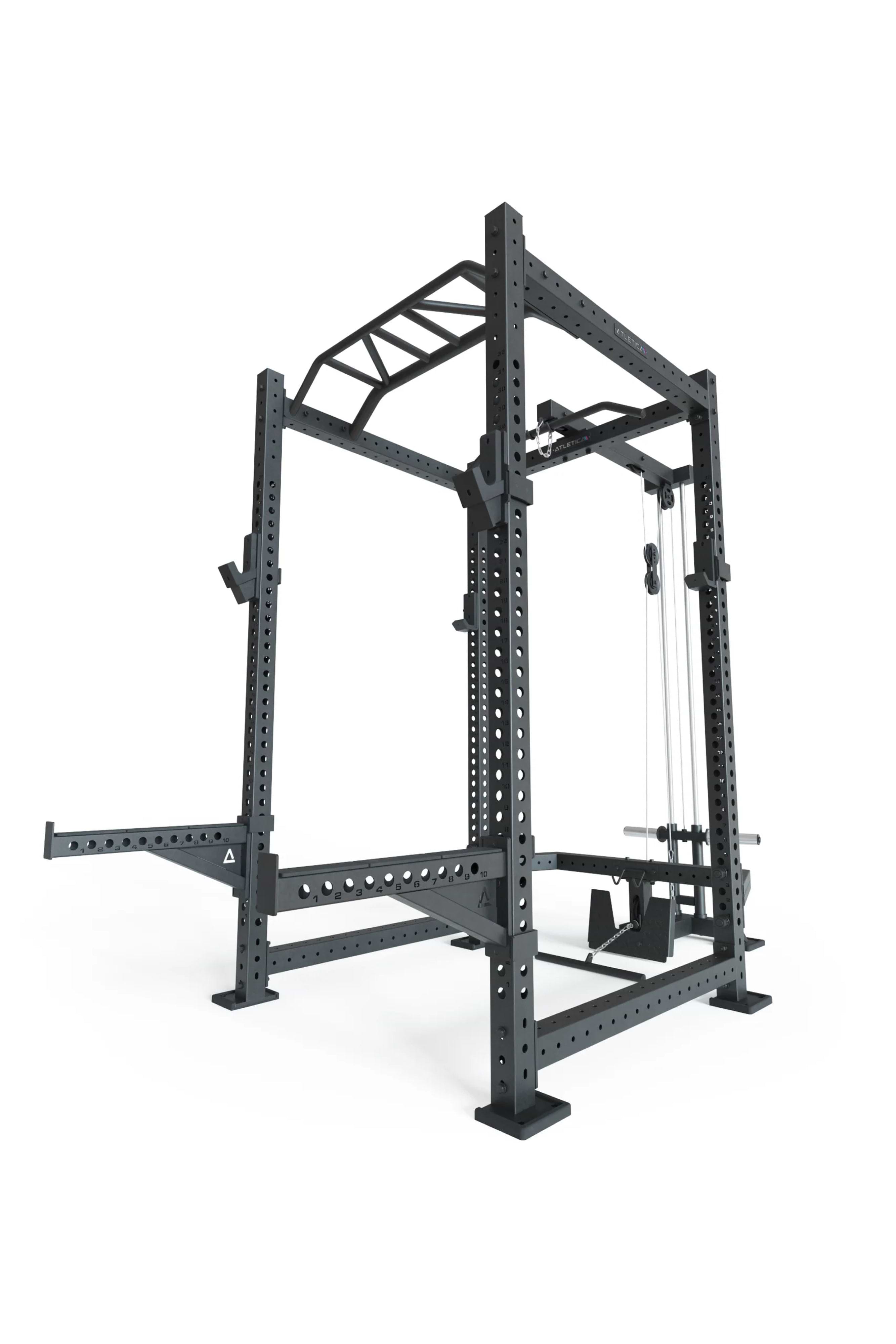 Power Cage R8-Blade: Full Rack mit Latzug | Multi-Grip Bar, Spotter Arms, 4 J-Hooks | 226 cm Höhe | Next Level Squat Rack | 123x211 cm Grundfläche | 213 kg schwer | Erweiterbar