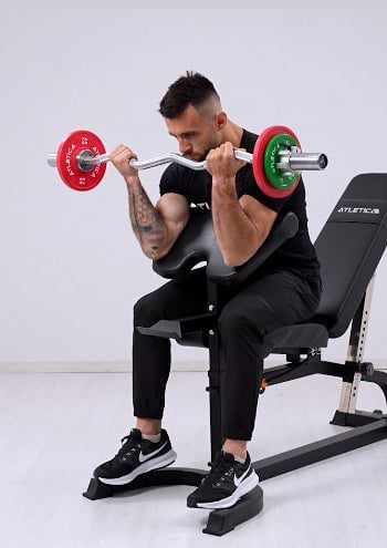 Bizeps Curls mit der SZ Curlstange