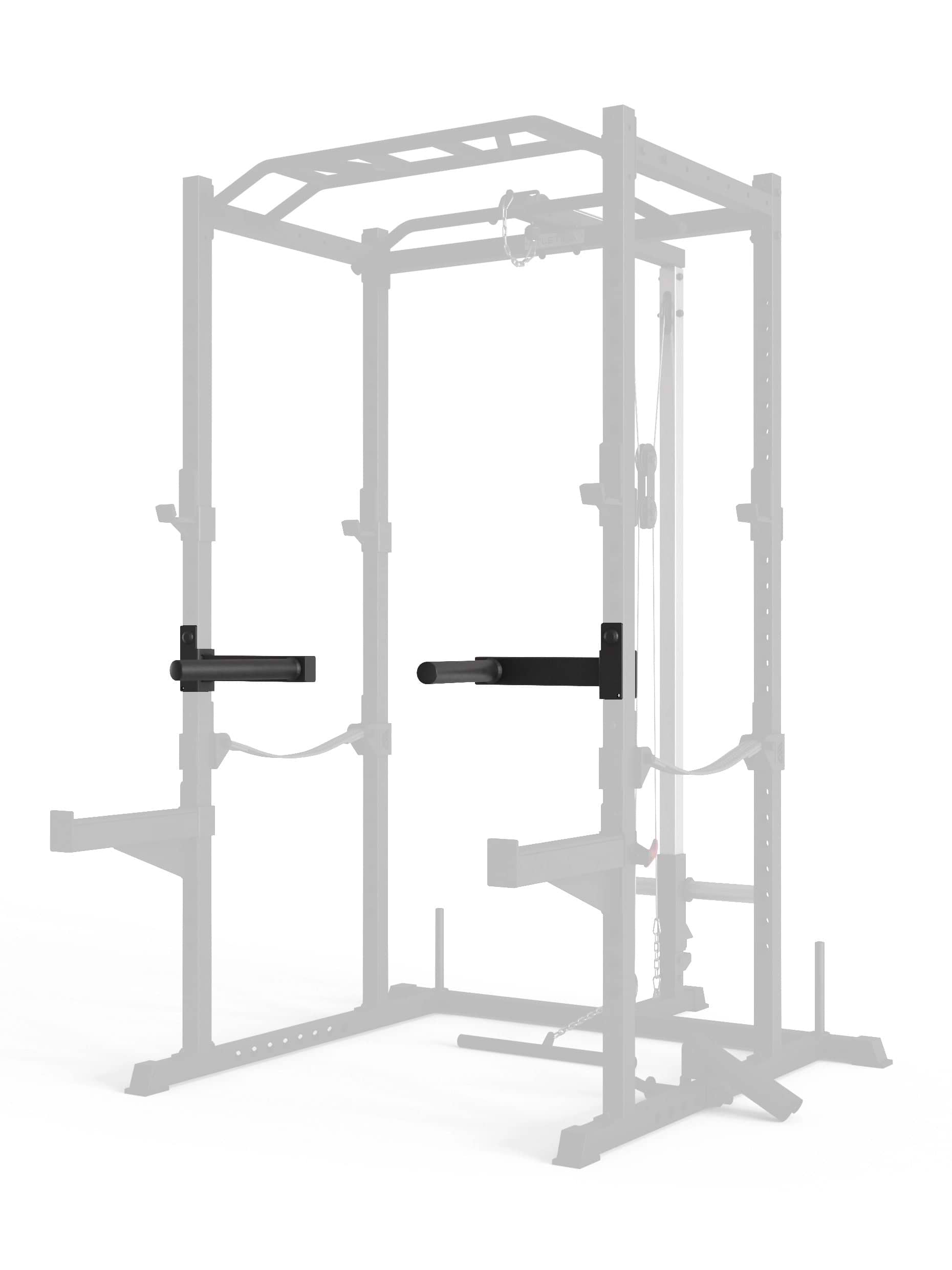 ATLETICA R5 Dip Bar – Assembly at the Power Rack, Side view with sichtbarer one-hand operation