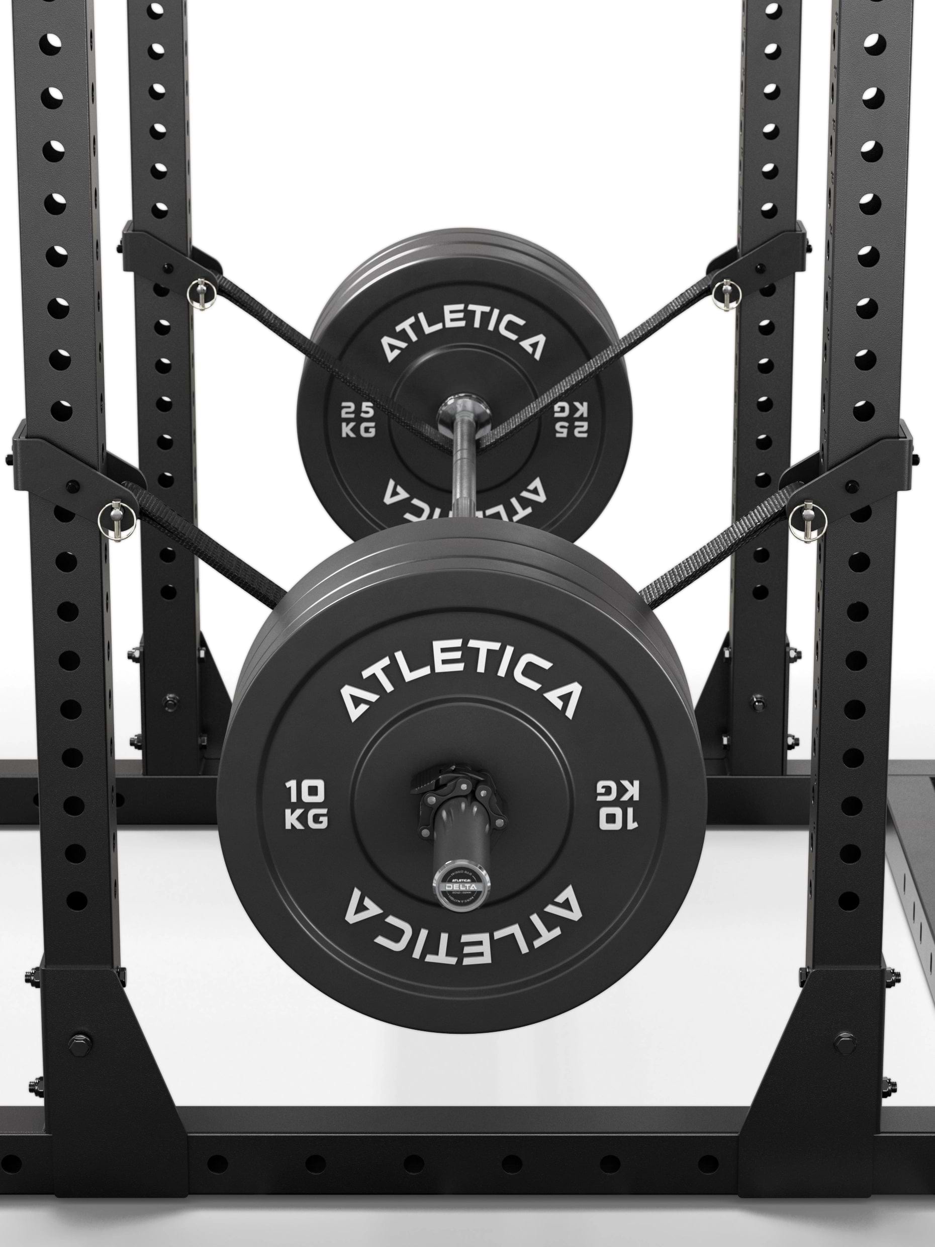 ATLETICA R7 Safety Straps am Power Rack mit beladener Hantelstange – Anwendungsansicht