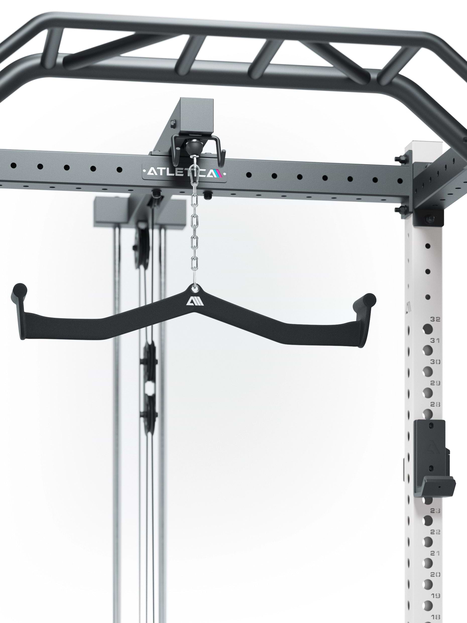 Atletica Power Rack R8 BlackHawk mit weißen Uprights und Klimmzugstange