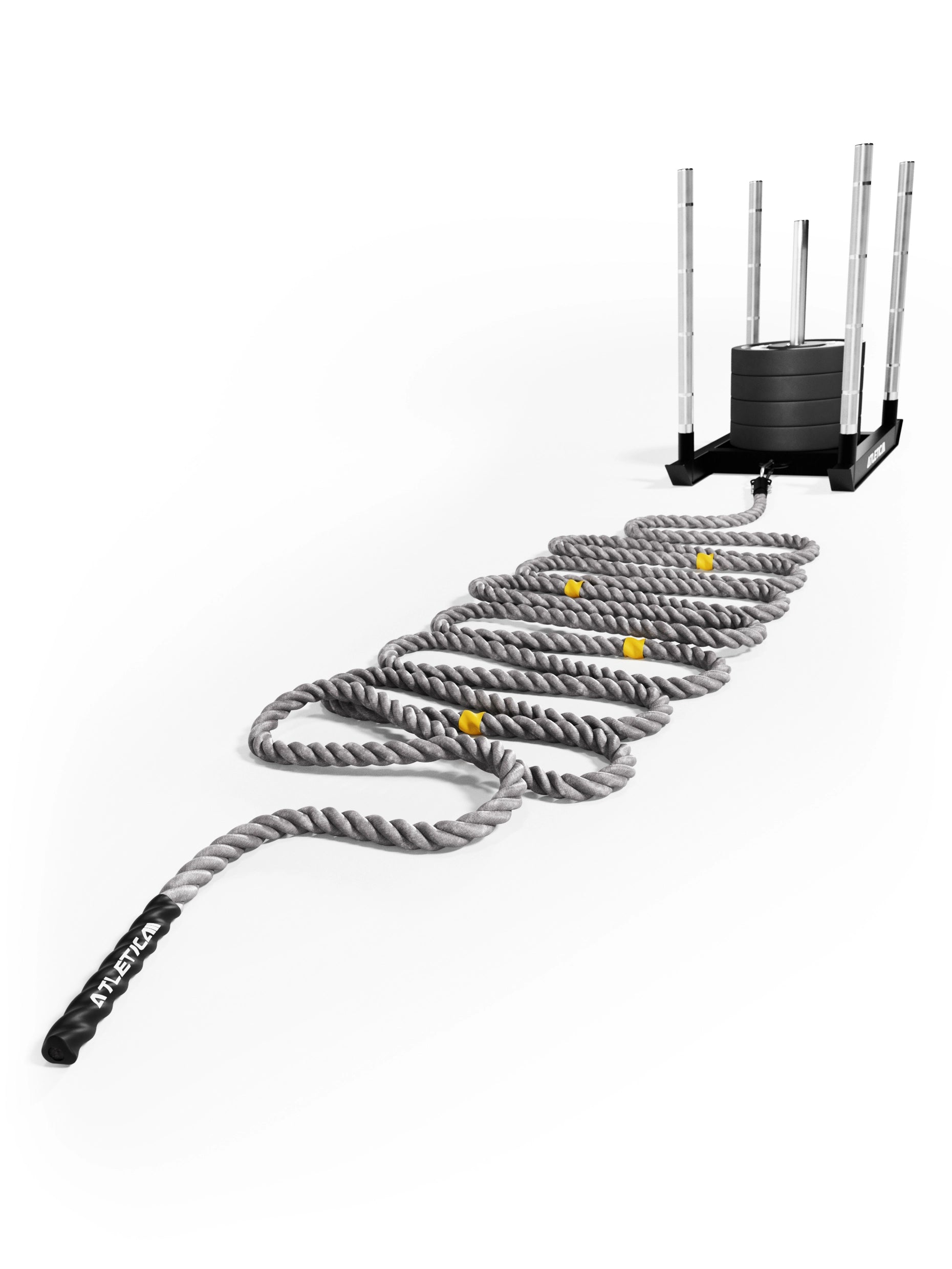 HRX Power Rope 15 m von Atletica mit ausgelegtem Seil und HRX Sled im Hintergrund