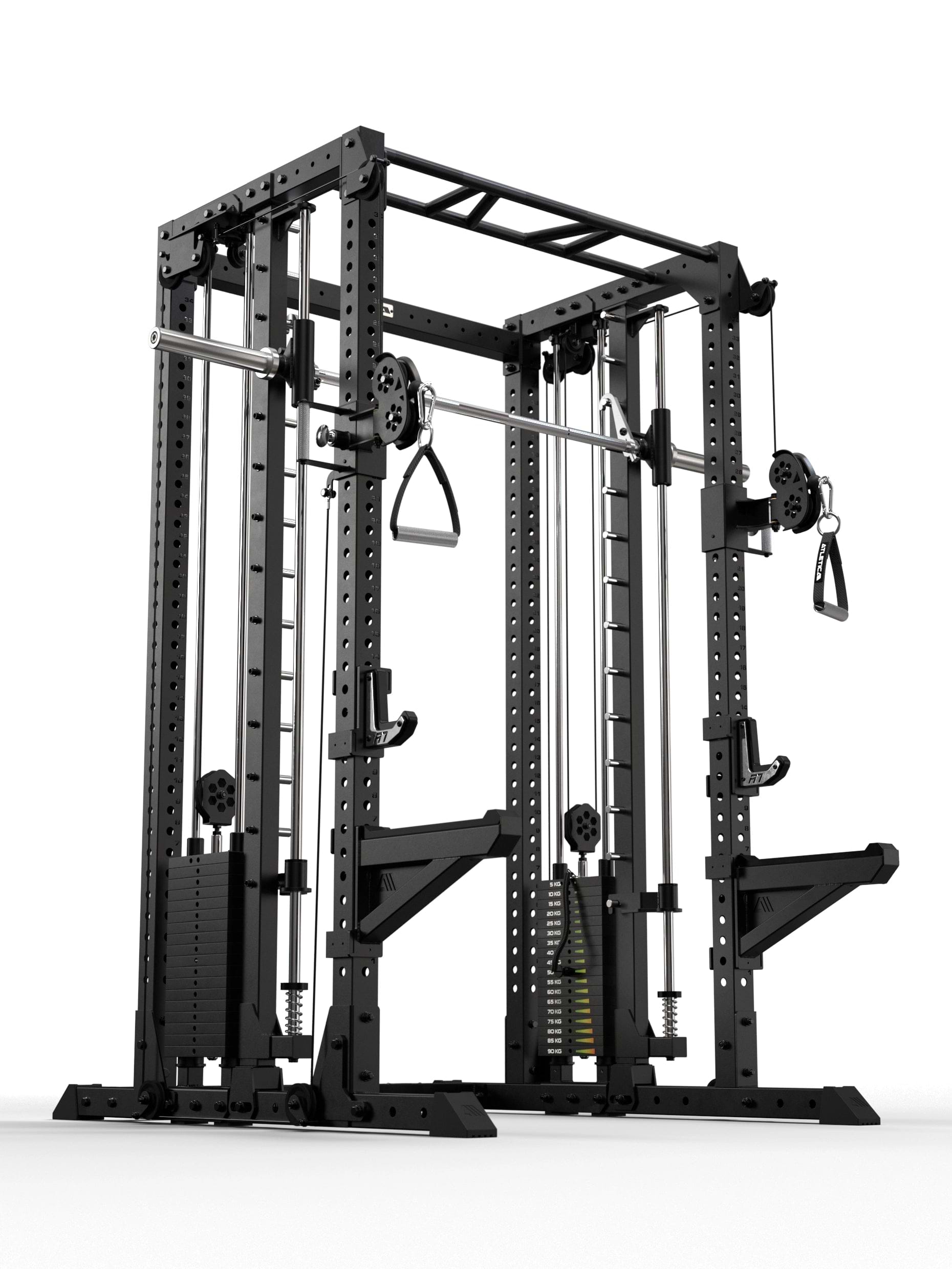 R7 Fighter Base Power Rack in schräger Frontansicht mit höhenverstellbaren Kabelzügen und Safety-Armen