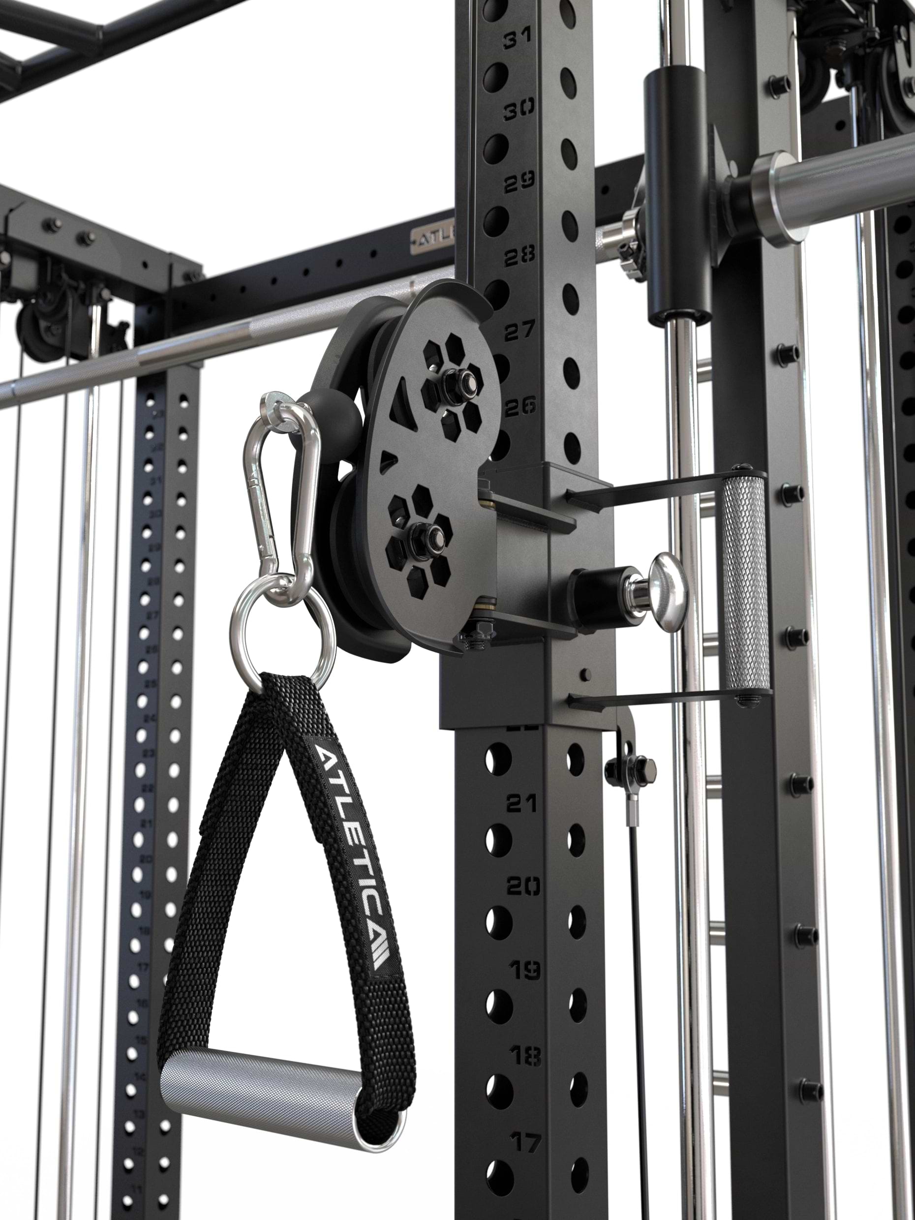 R7 Fighter Base Power Rack Detailaufnahme der Kabelzugrolle mit Einzelgriff, Karabiner und Führungsschiene