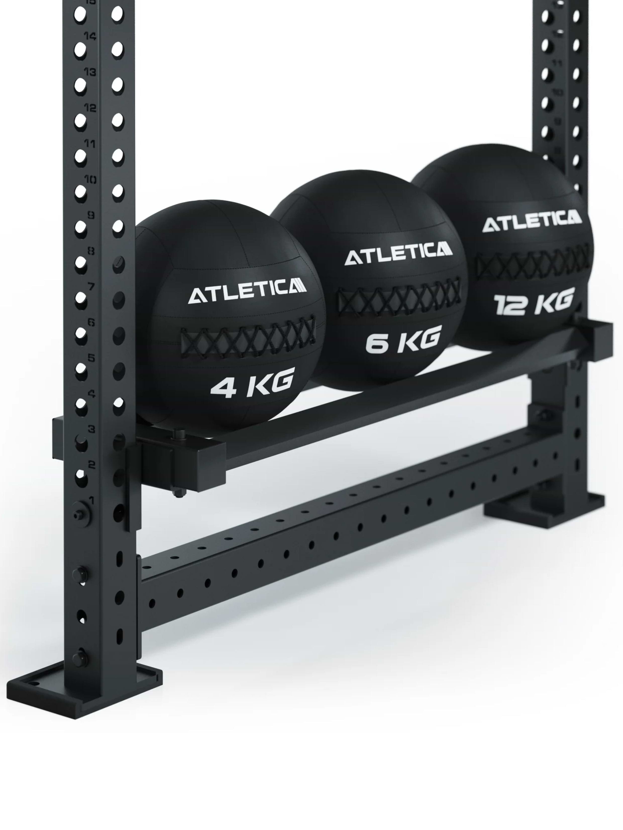 Ablage für Bumper Plates und Wallballs Gewichte: Vorhandener Platz im Power Rack optimal genutzt