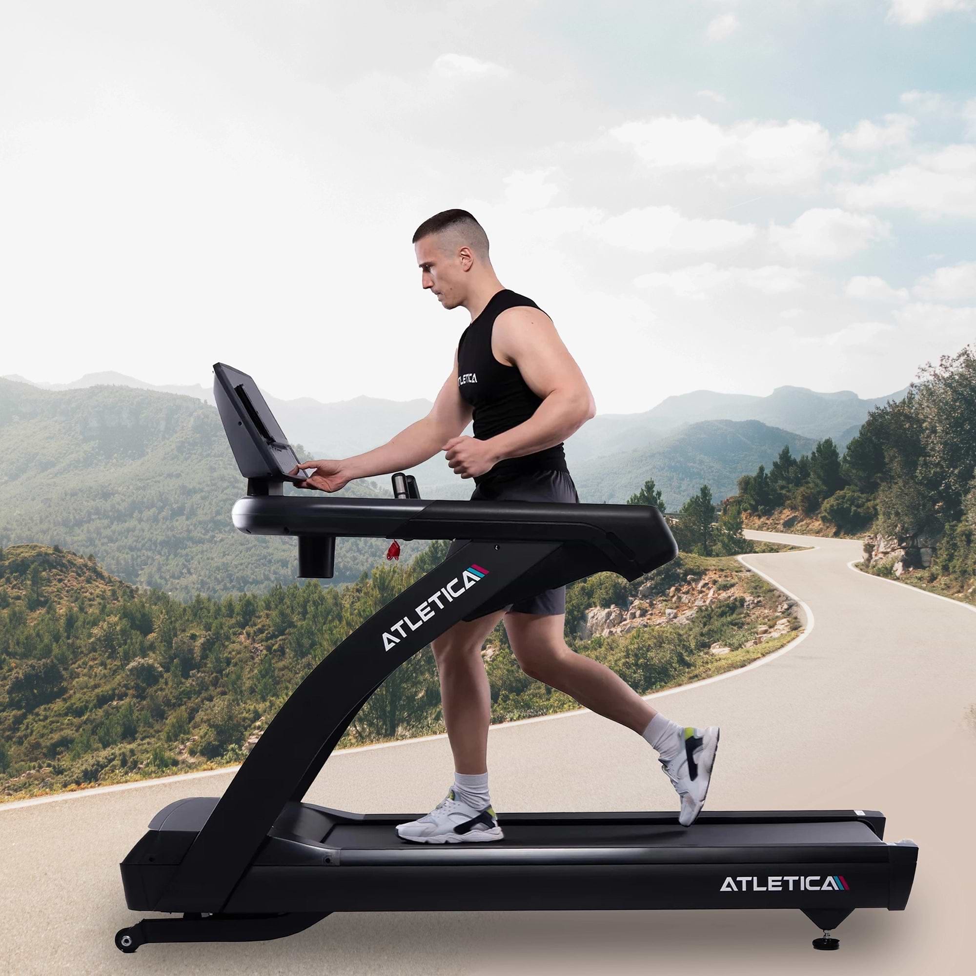 Atletica Laufband mit Kinomap Integration