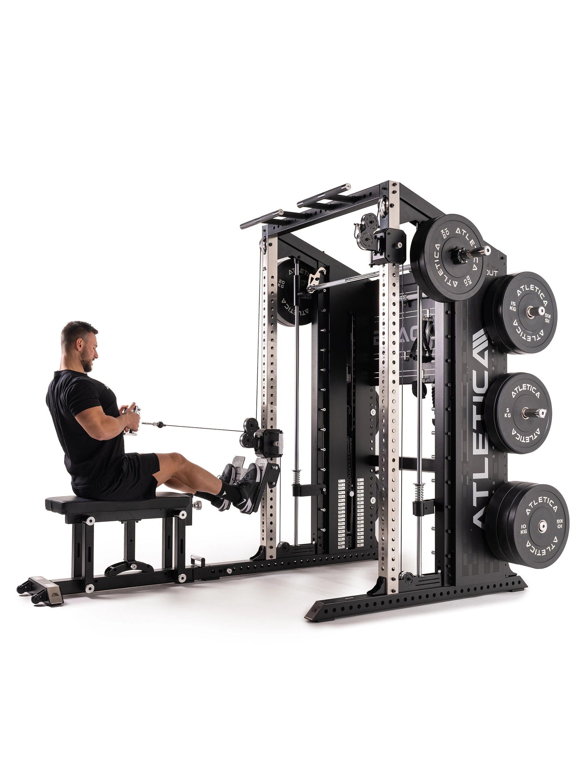 Latzug Rudern an der Ruderstation der Blackout Kraftstation