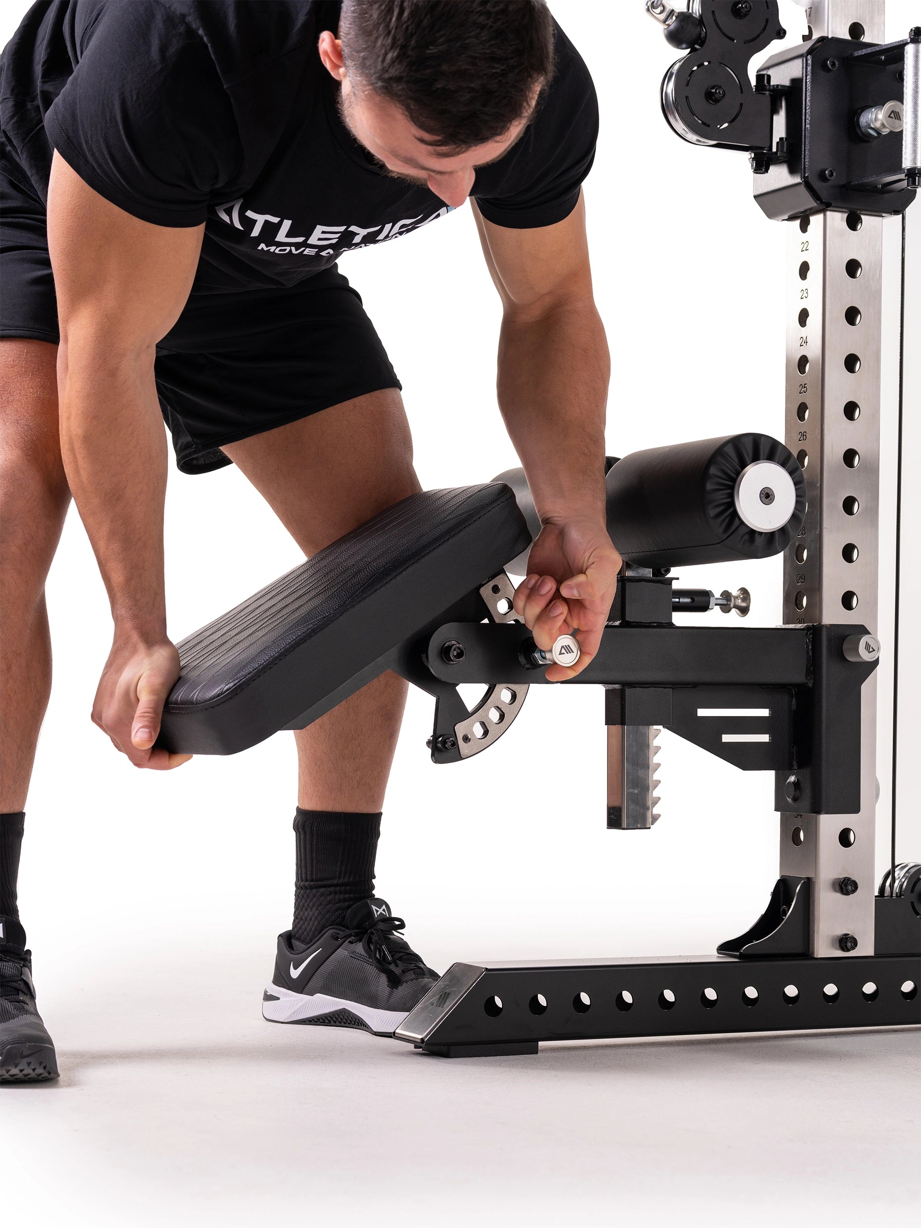 Latzug-Sitz an der Blackout Kraftstation