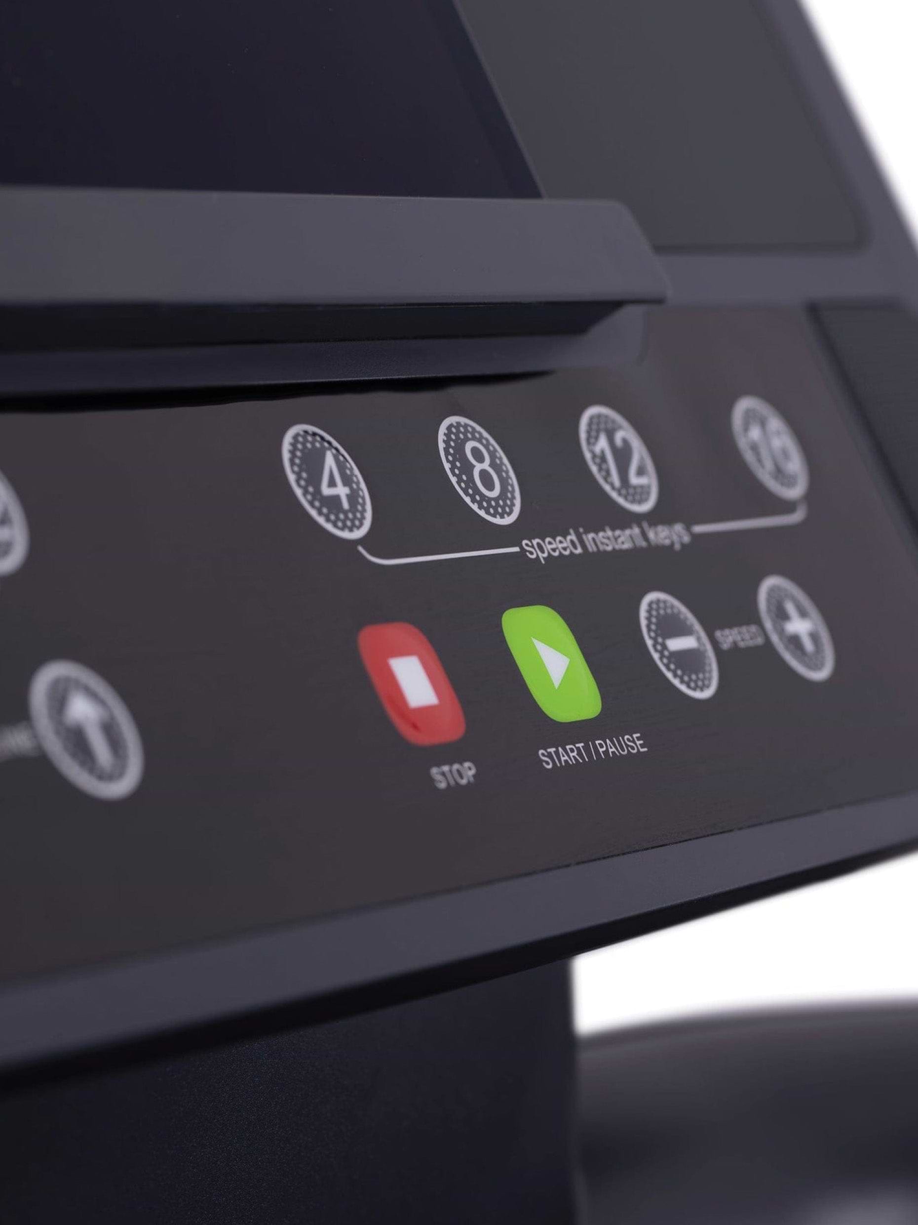 Fitnessgerät Laufband RunMaster: Der ultimative Heimtrainer von Atletica | Fitnessgeräte mit Studio-Power-Level | 10 PS Peak-Leistung | Next Level Sportgerät