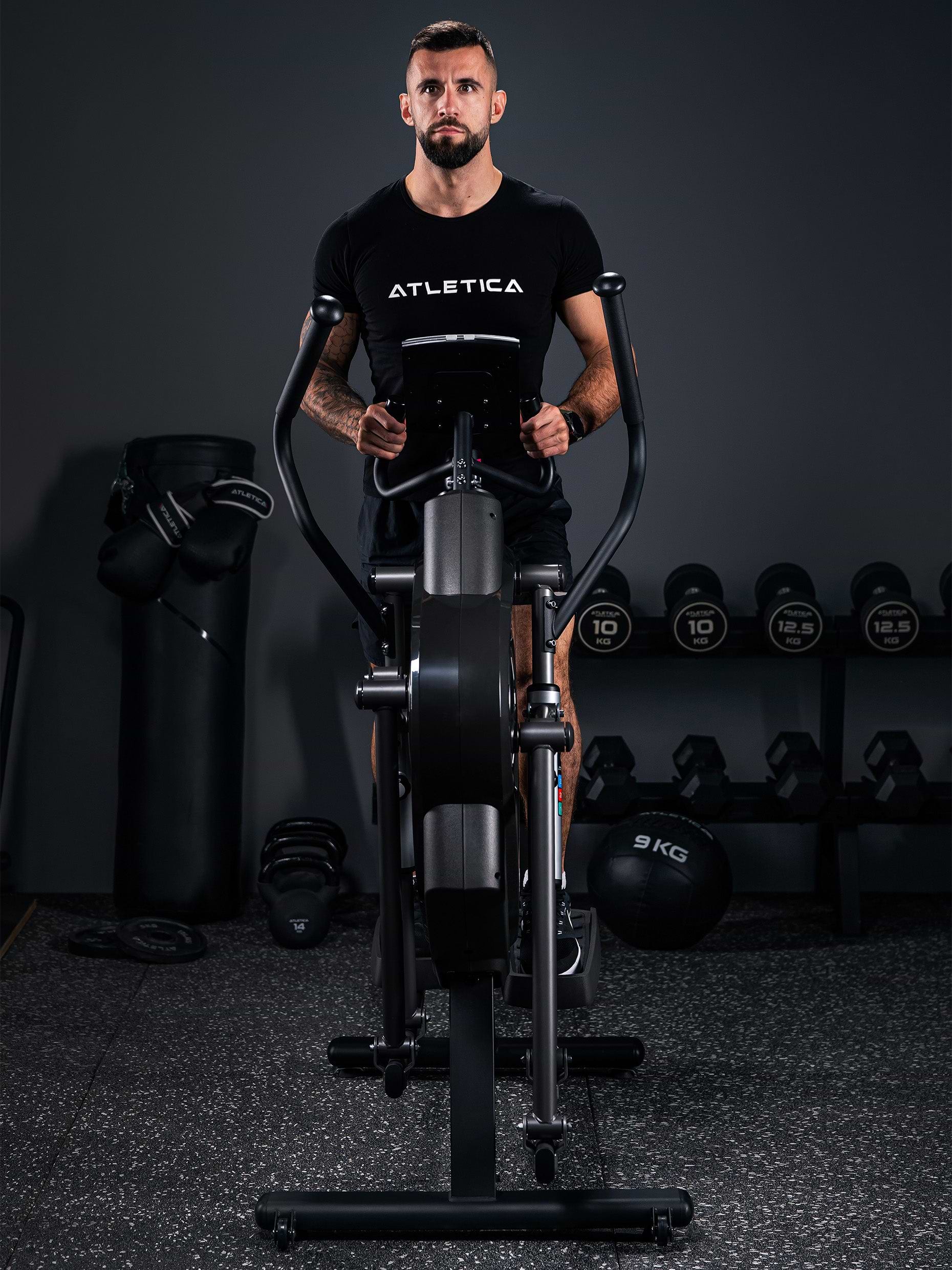 Stride Cardiogerät Pro: Frontbetriebener Crosstrainer

