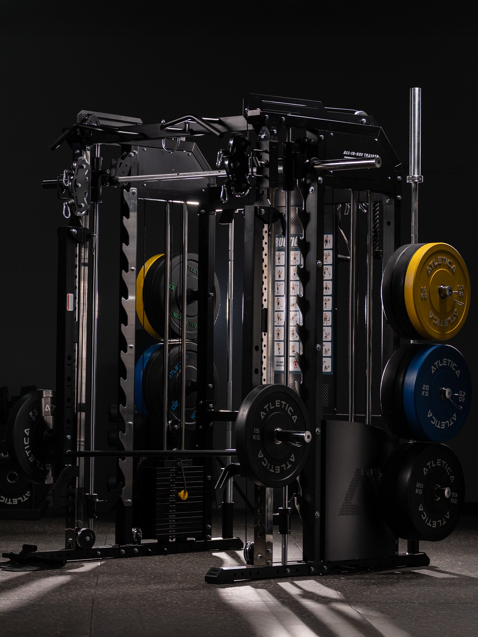 Fallout Kraftstation mit variablem Kabelzug im Fitnessstudio