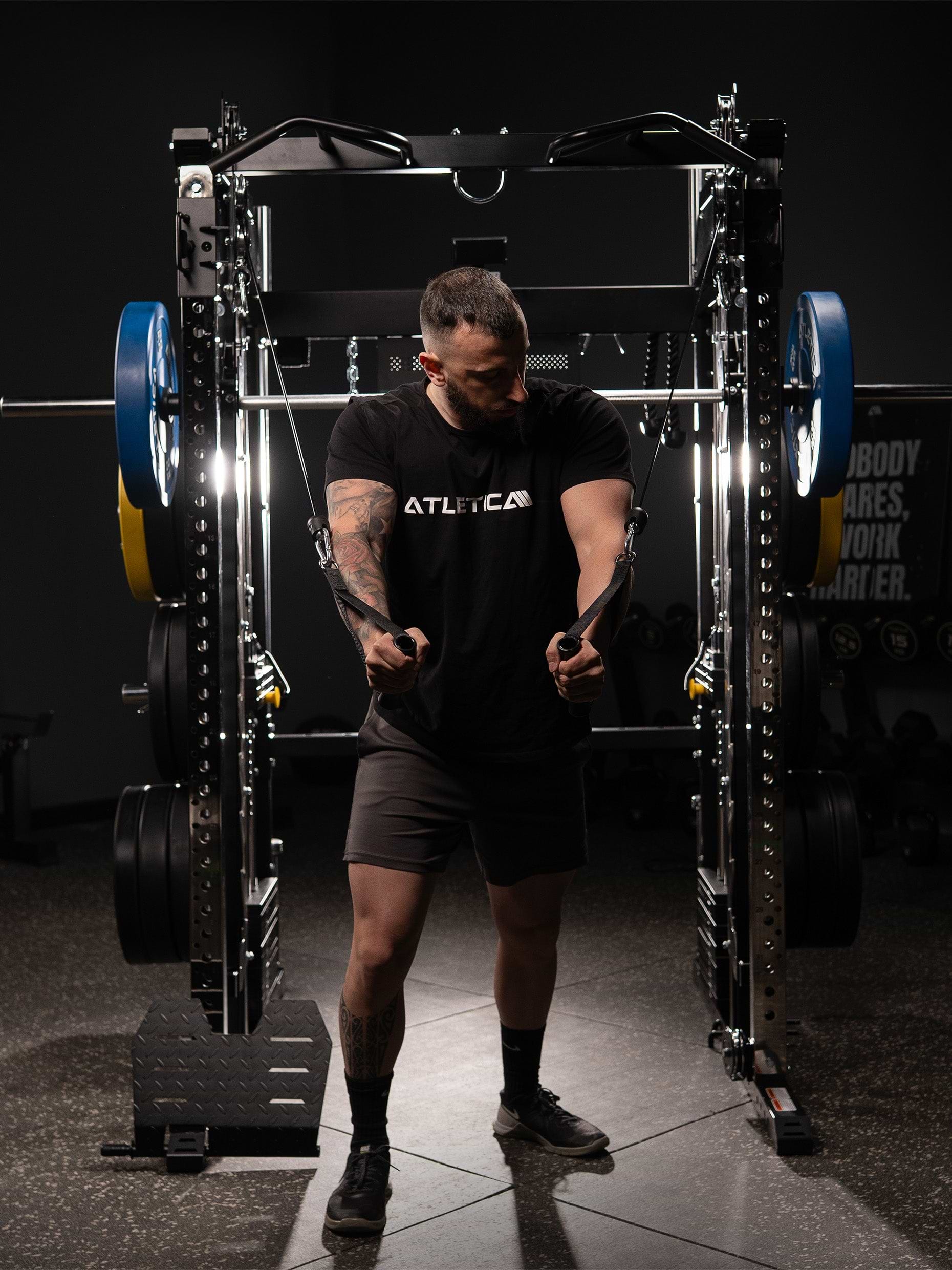 Cable Fly an der Fallout Kraftstation von Atletica