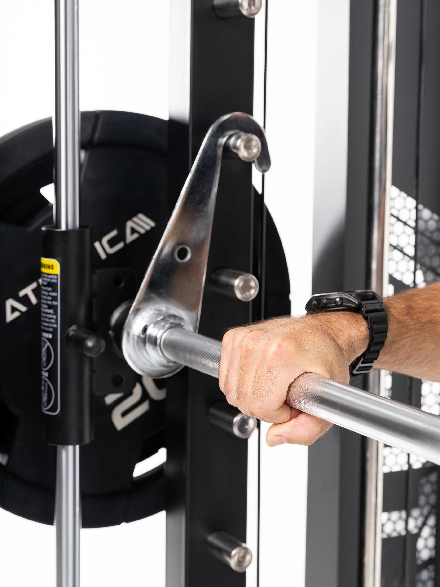 geführte Langhantel mit Sicherheitsmechanismus an der Fortress Multipresse