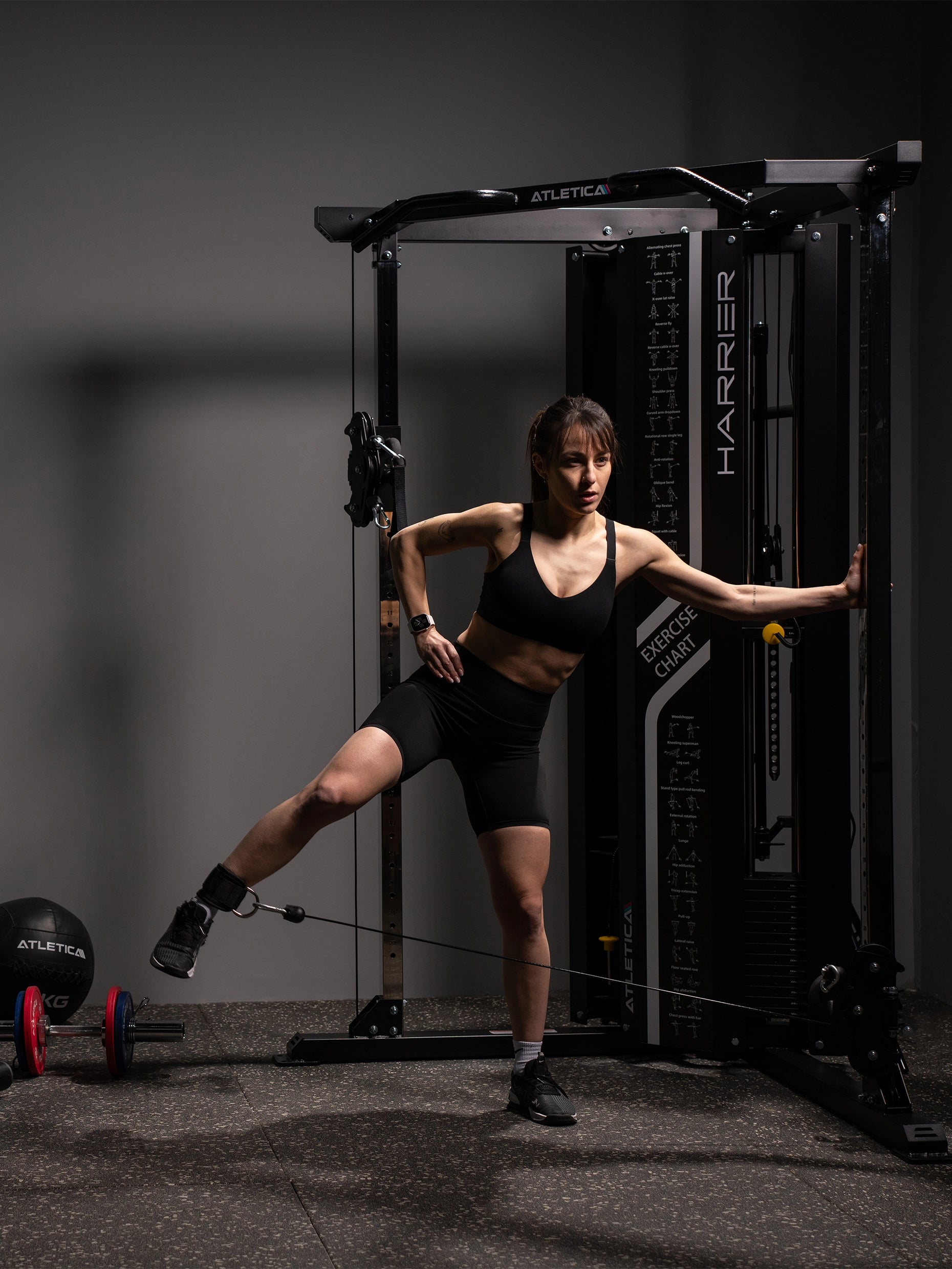 Beintraining am Kabelzug der Harrier Kabelzugstation