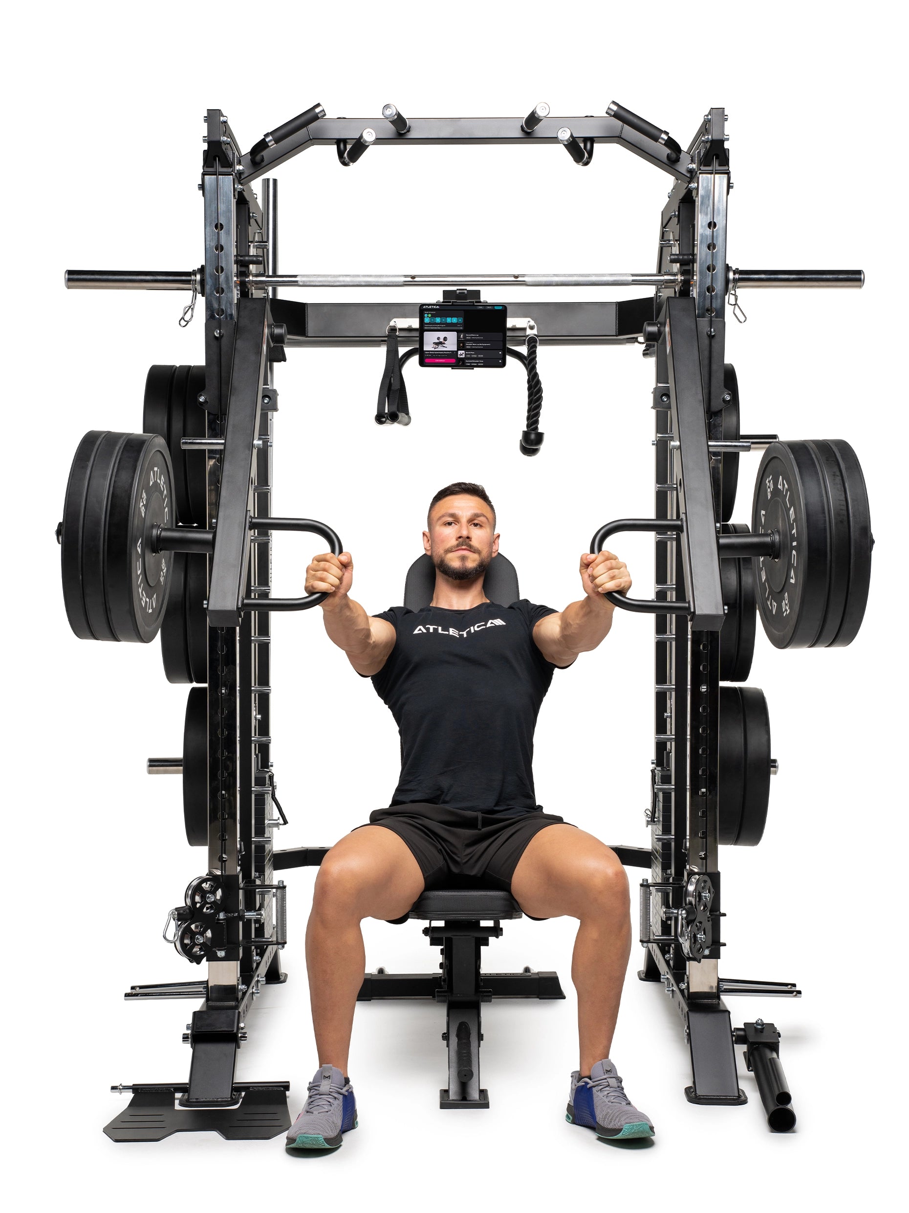 Brustpresse an der Hellraiser Kraftstation