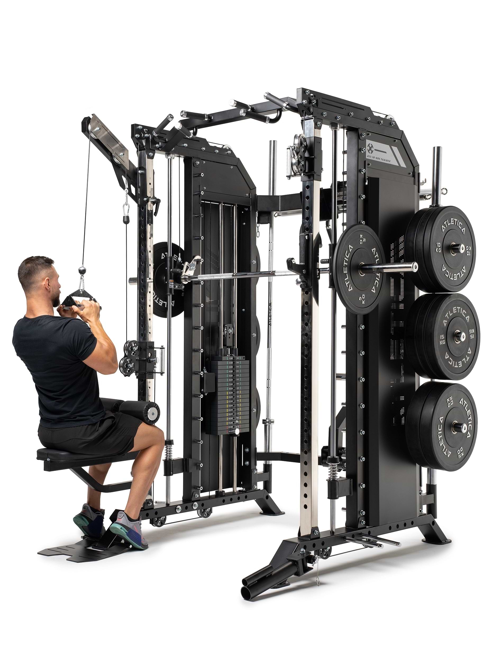 Latzug Pulls an der Hellraiser Kraftstation