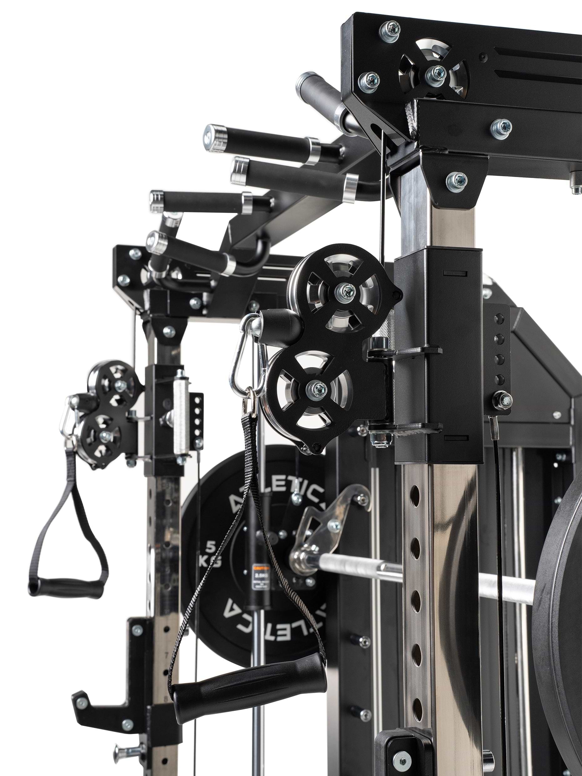 Detailaufnahme der Kabelzüge, Umlenkrollen und Griffe an der Hellraiser Kraftstation