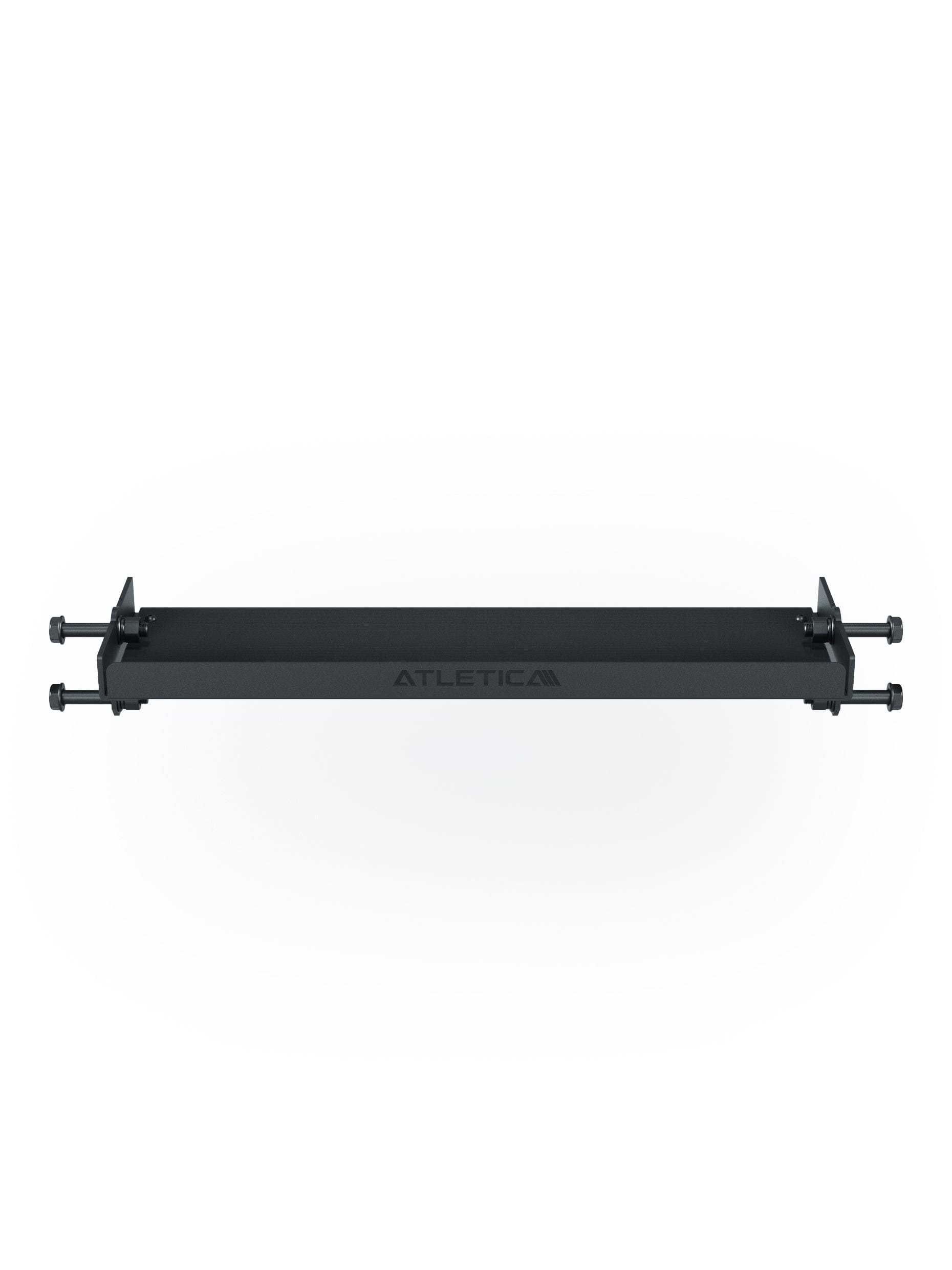 Regalböden lassen sich einfach zwischen die Rack-Pfosten stecken und mit Inbus-Bolzen sichern