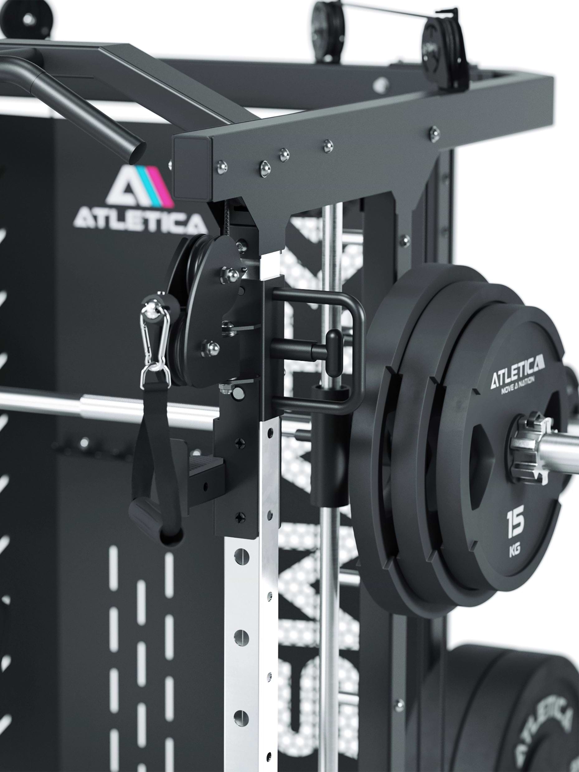 Kraftstation mit Multipresse SWAT: Kugelgelagerte Seilrollen und 15-fach verstellbare Führungsrollen für präzise Bewegungen