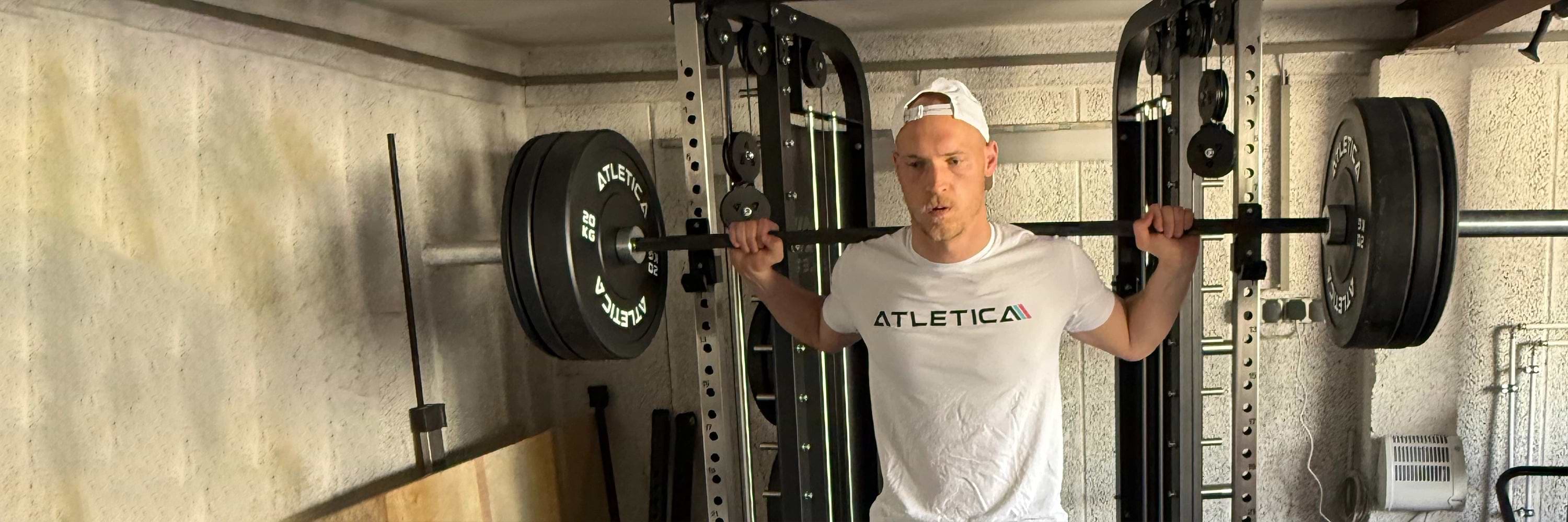 Atletica Athleten: Niklas Lomb beim Home Gym Training