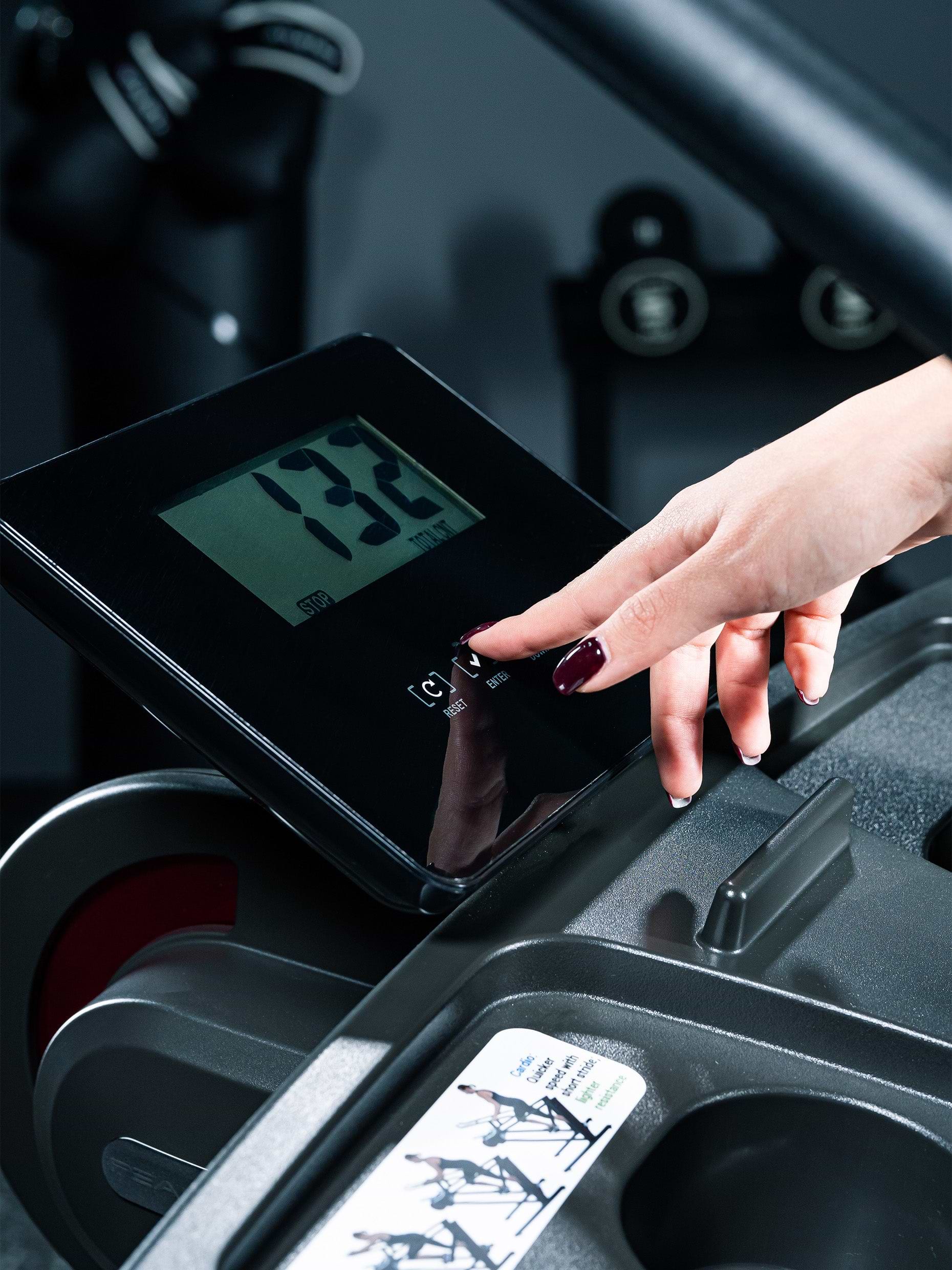 Peak Runner: LCD Display mit verschiedenen Anzeigen