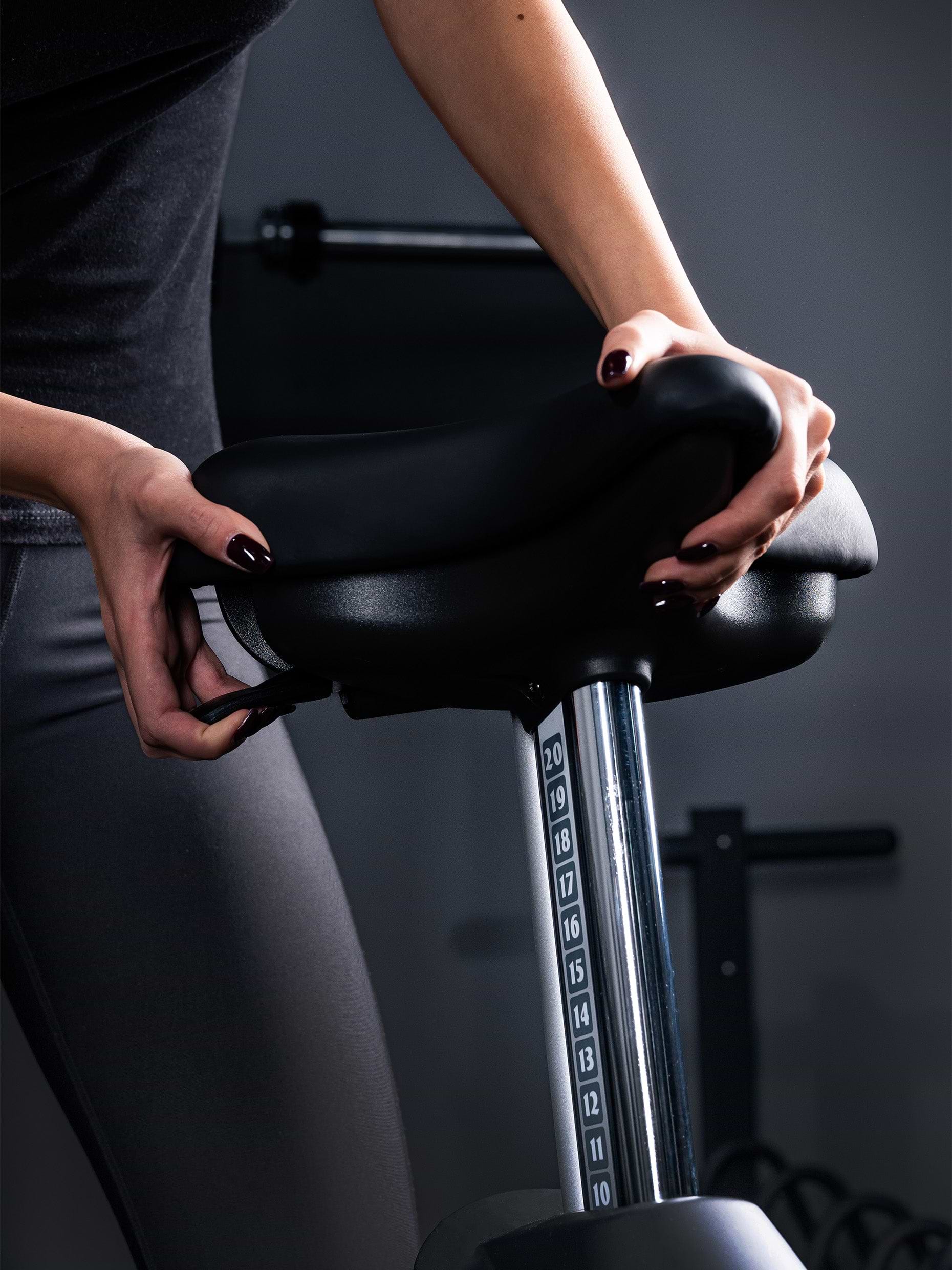Revolve Ergometer: Einfache Verstellung des Sitzes 