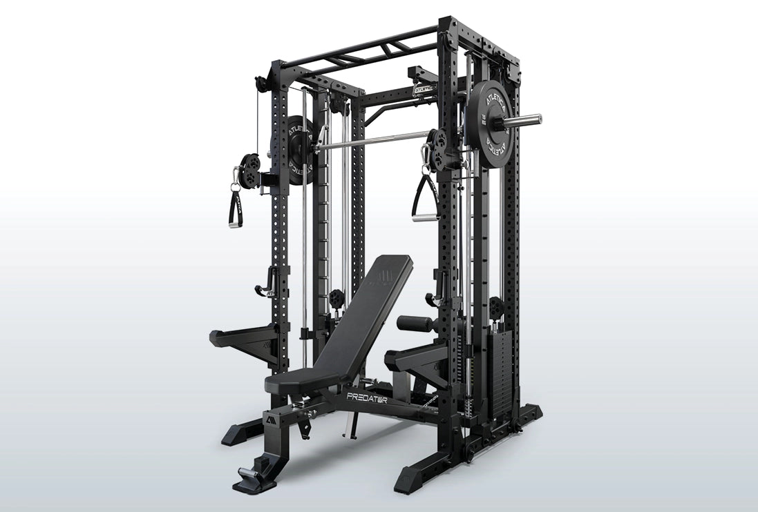 R7 EVO Fighter Power Rack als All-in-One Setup mit Predator Bench, Kabelzügen und Gewichtsscheiben