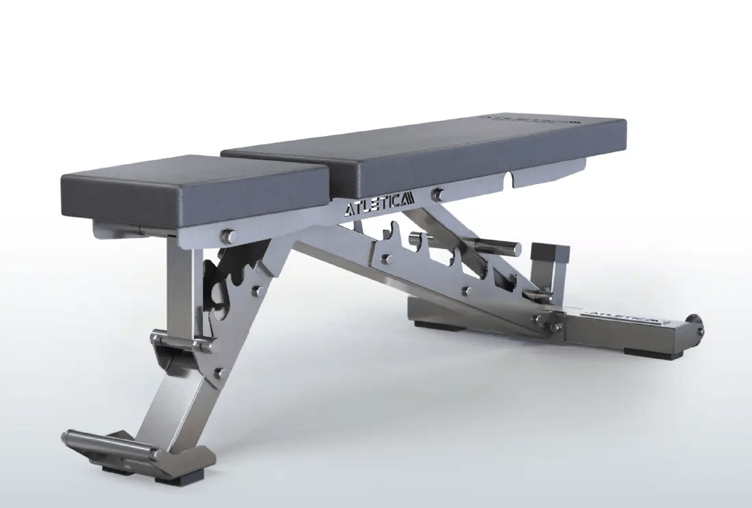 Onyx Outdoor Hantelbank - flache Position der Hantelbank mit zweiteiligem Polster und sichtbarem Verstellmechanismus im Metallrahmen