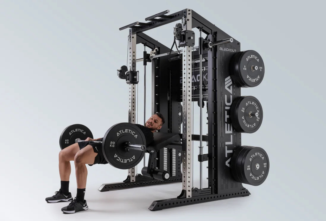 Blackout Premium Kraftstation mit Beinstrecker Option