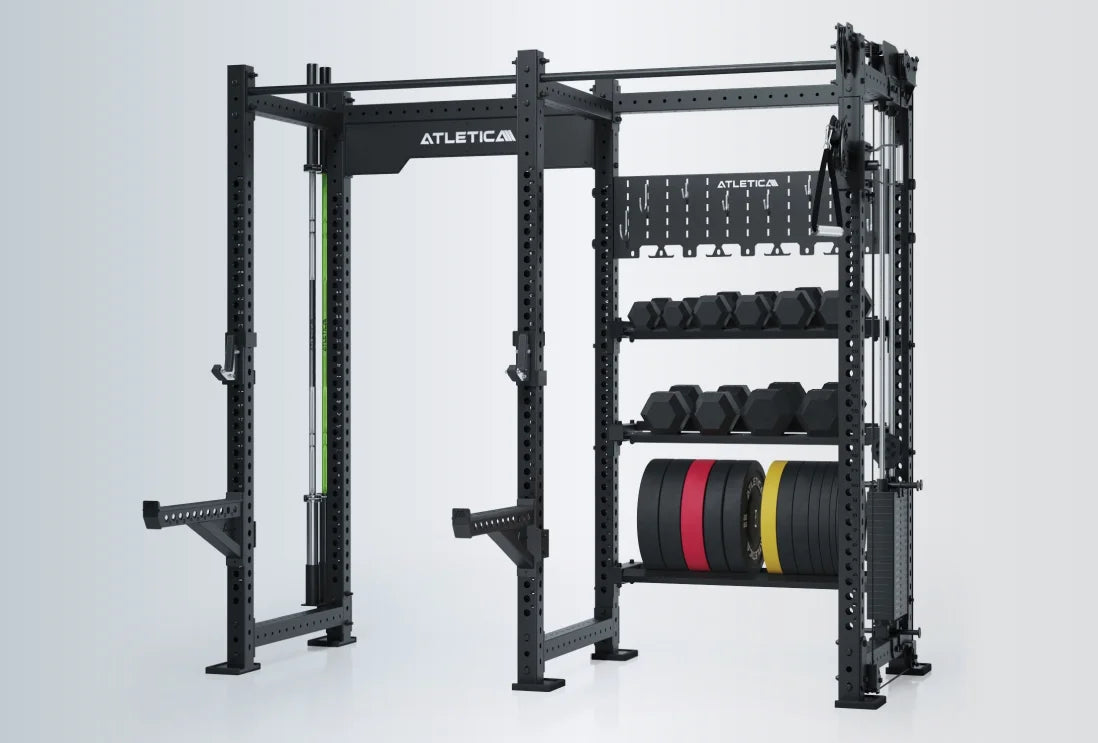 Power Rack R8 Falcon mit Storage-Ablagen: integrierte Lagerung für Griffe, Kettlebells, Kurzhanteln, Wall Balls und Hantelstangen