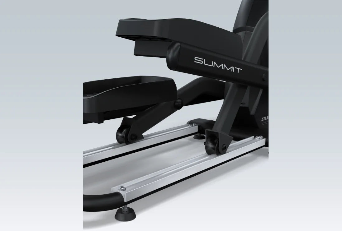 Summit Crosstrainer: Natürlicher Bewegungsablauf und gelenkschonendes Training dank 9cm Pedalabstand