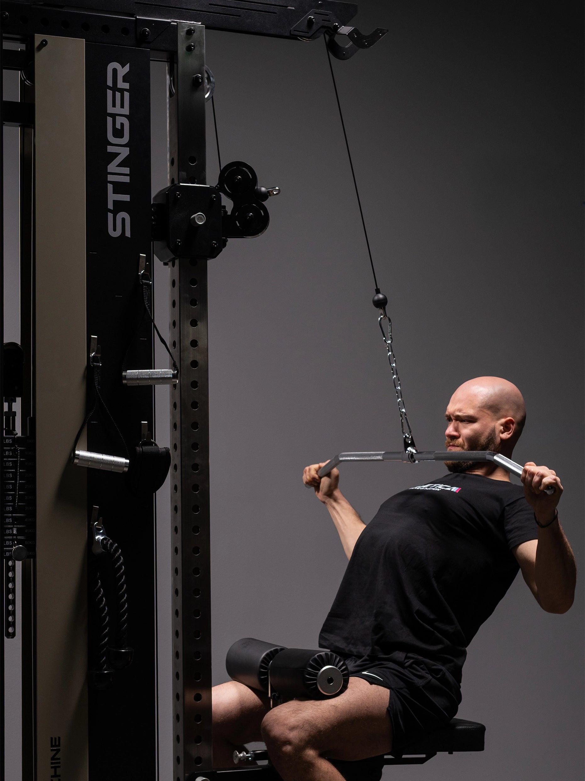 Latziehen am Stinger Latzug von Atletica