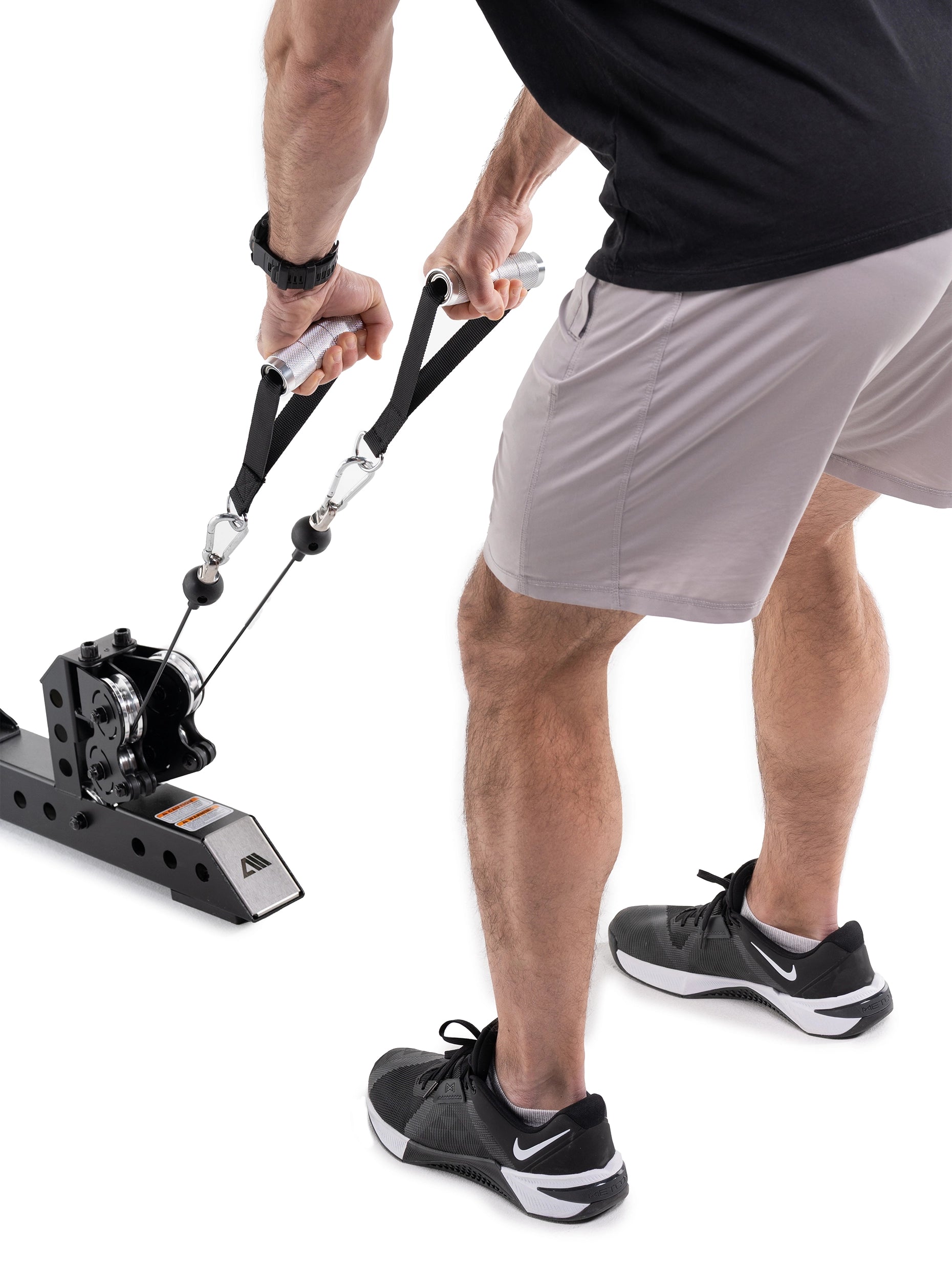 Bizeps Curls am Latzug der Stinger Kabelzugturm