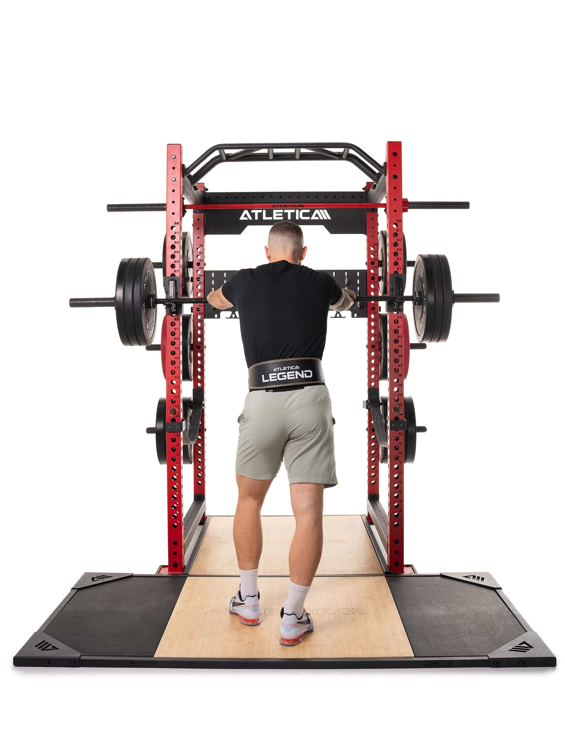 Weightlifting am Power Rack mit der Atletica Legend Gürtel