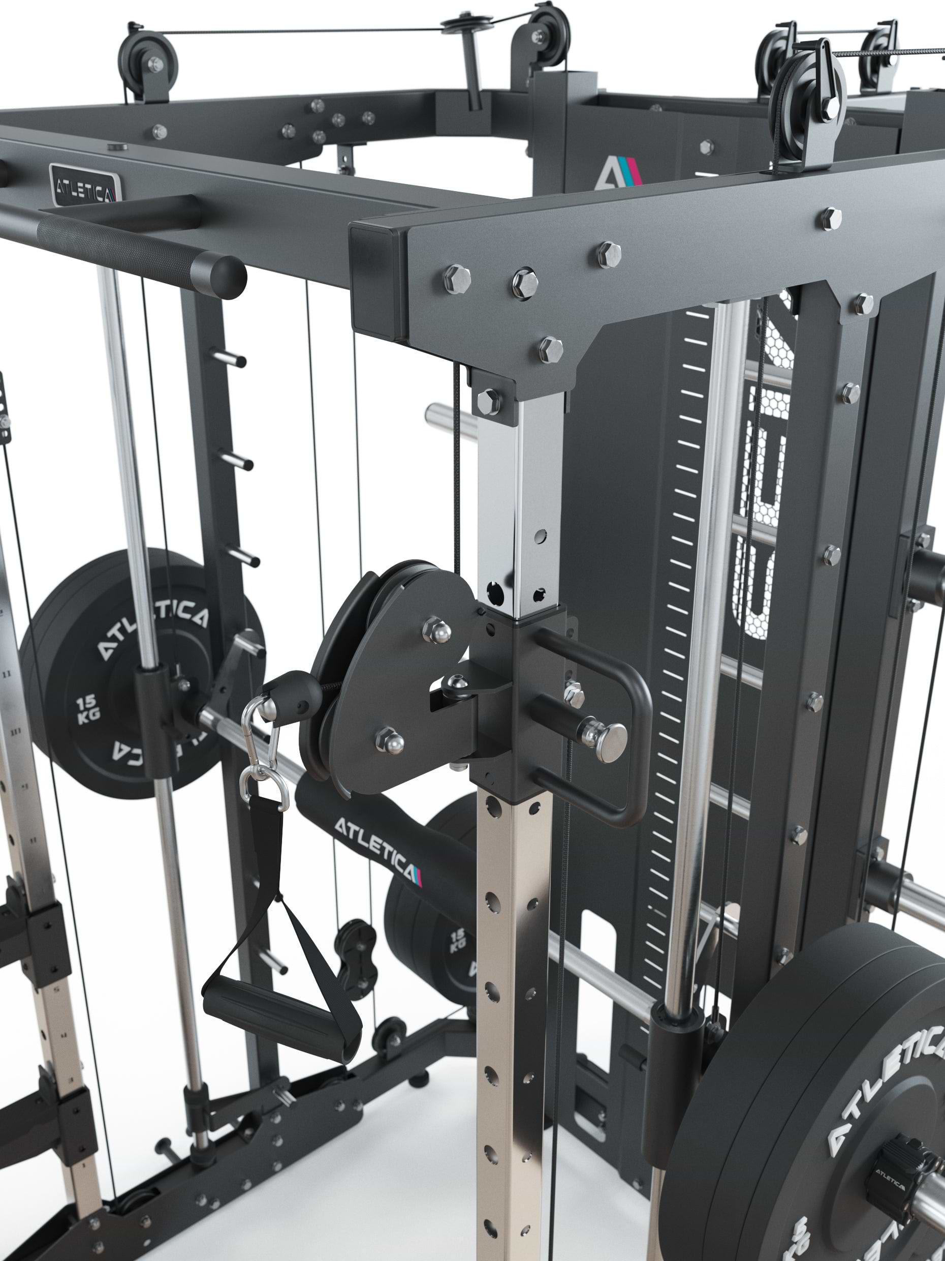 Kraftstation mit Smith Machine: mit Plate Load Gewichtsaufsatz