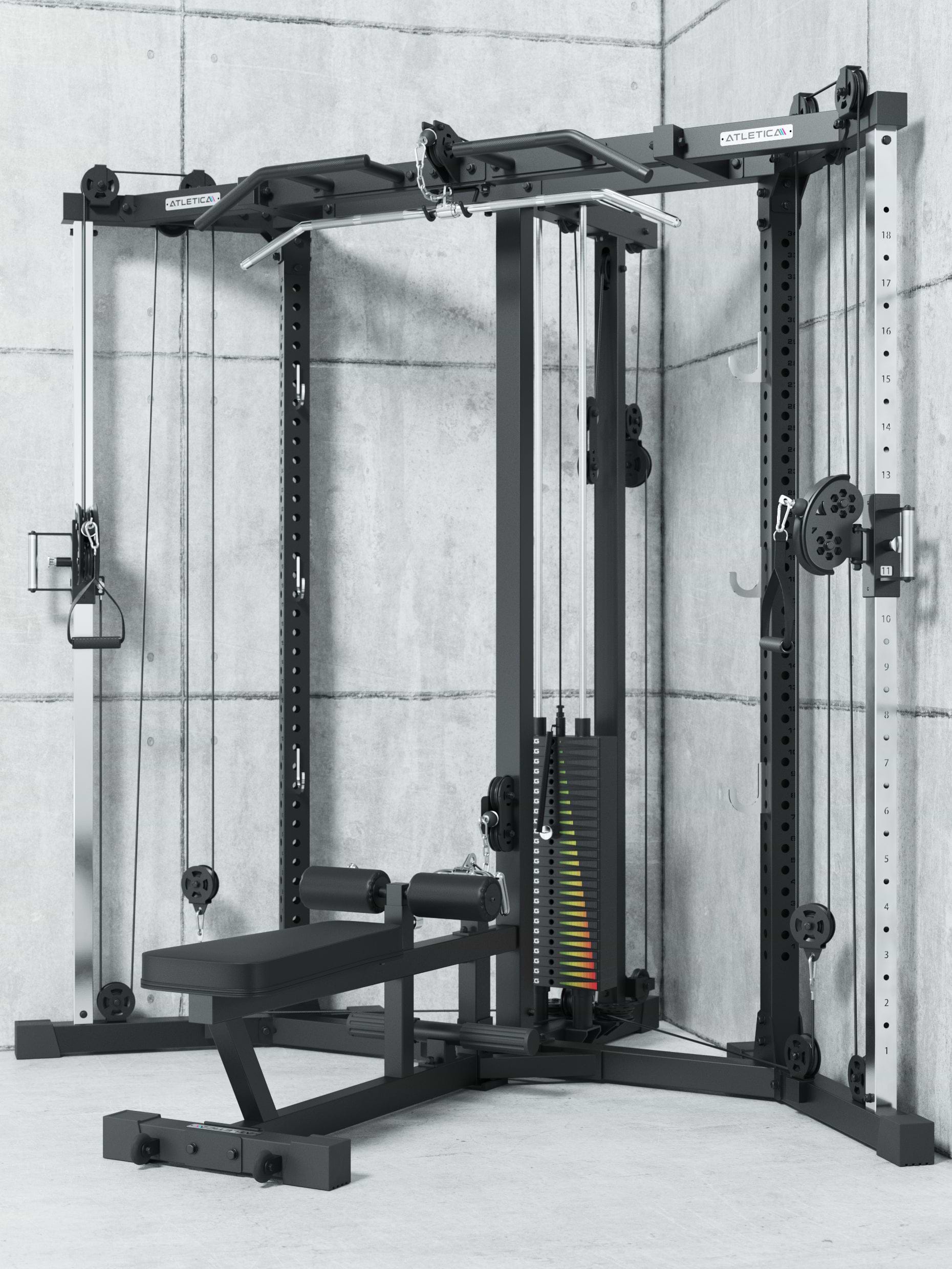 Kabelzugstation mit Steckgewichten und Hantelbank: 