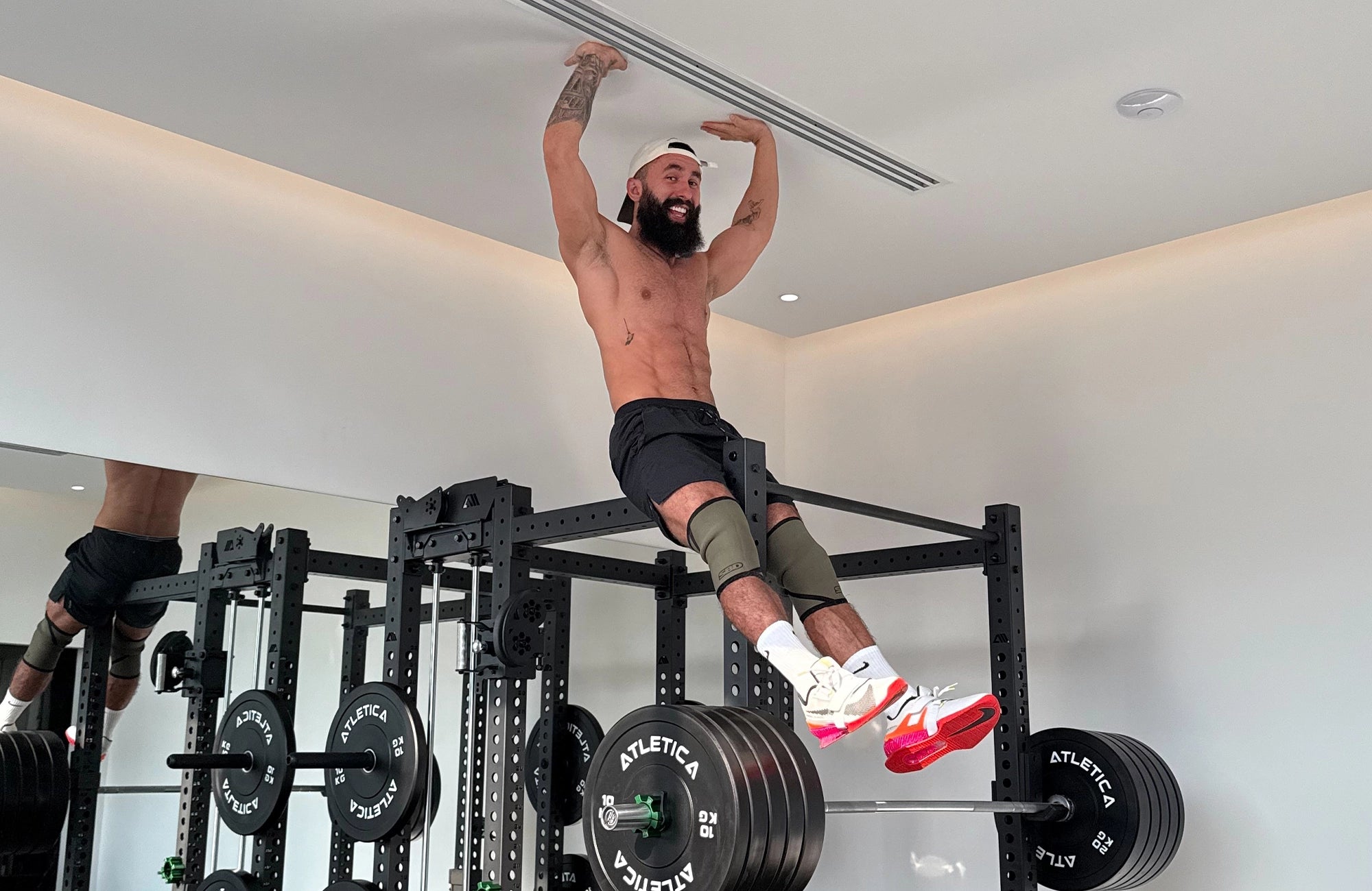 Anatoly auf dem Atletica R8 Power Rack