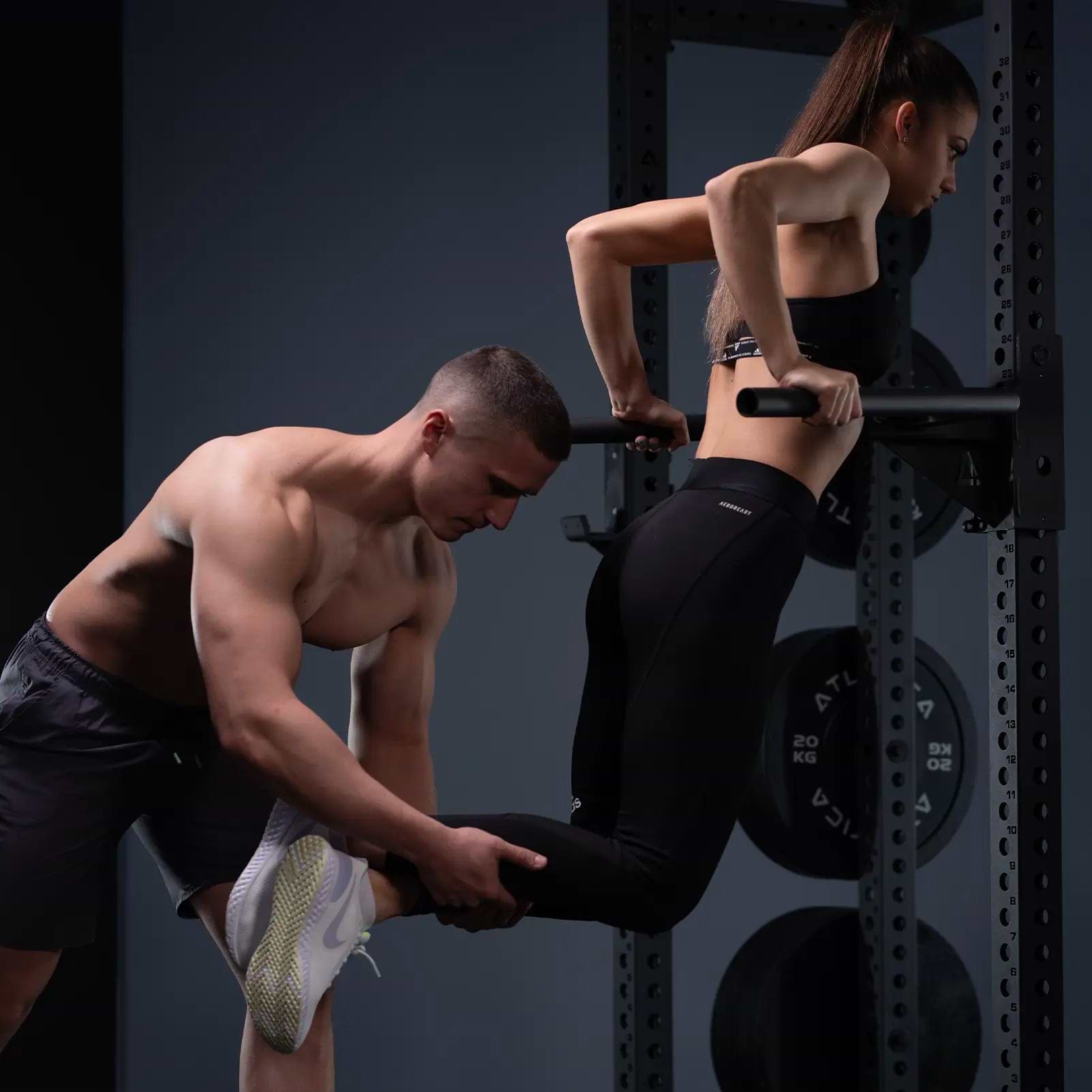 Personal Training Studio Lösungen: Dips am Power Rack