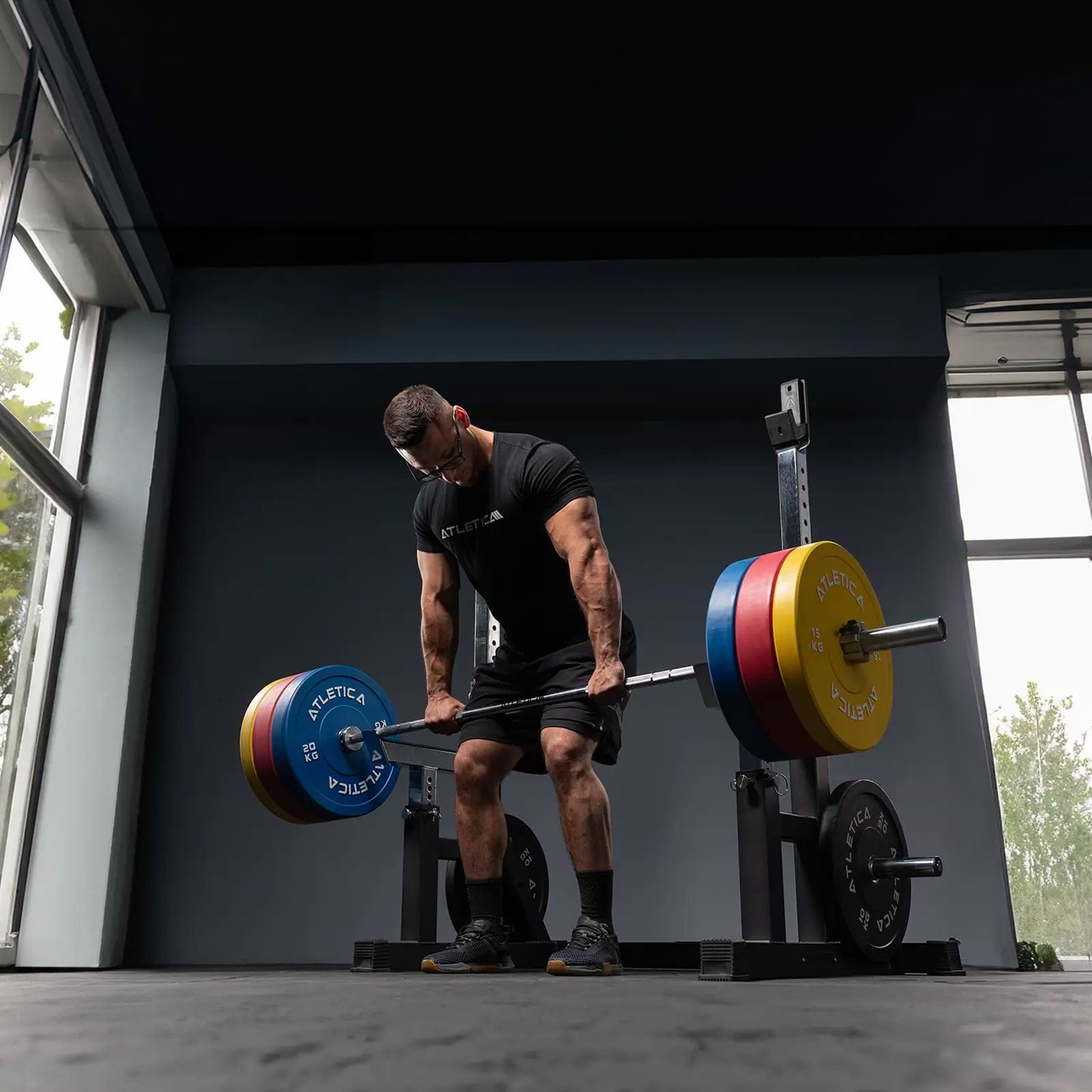 Stacchi da terra al Squat Rack R7
