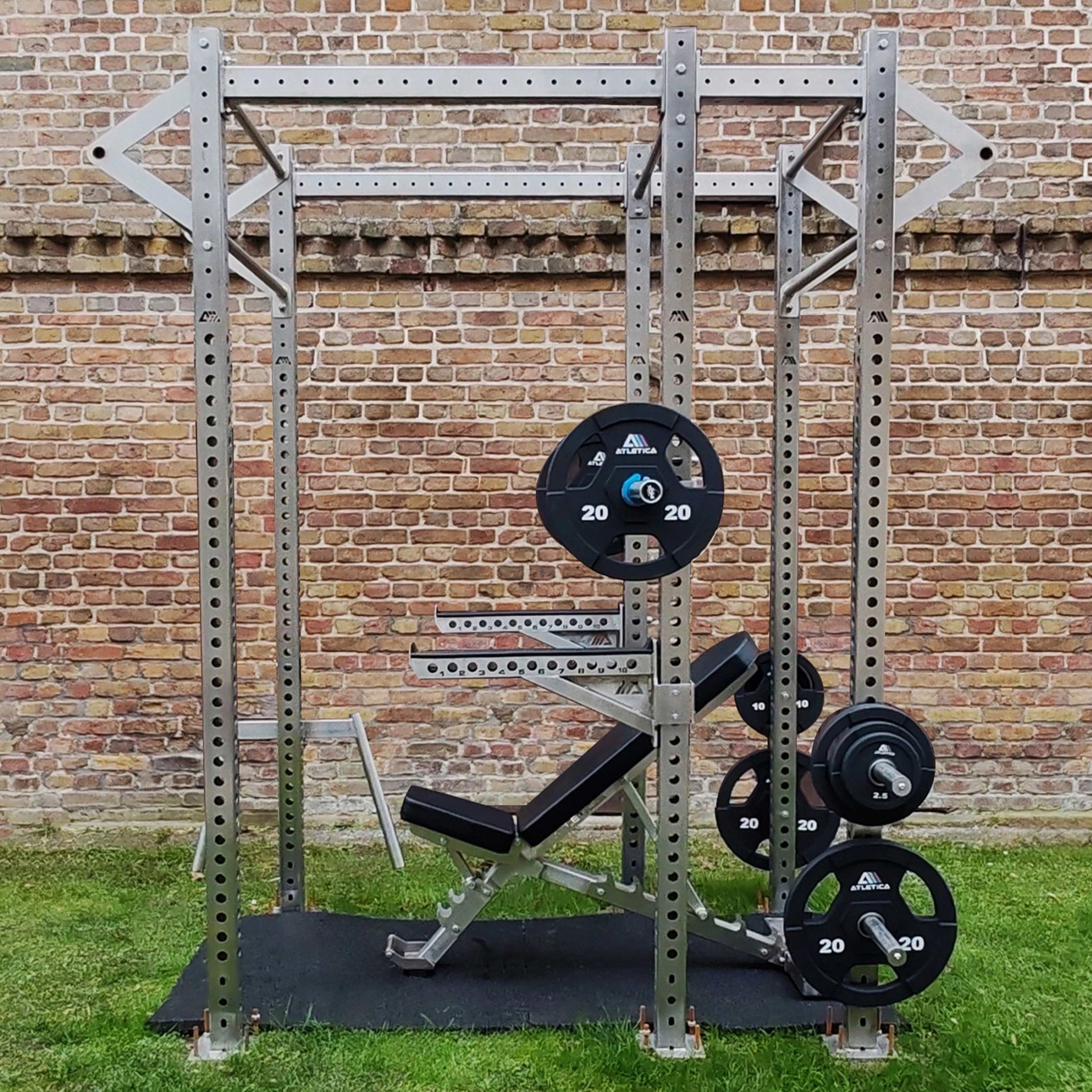 Outdoor Power Rack mit Hantelbank