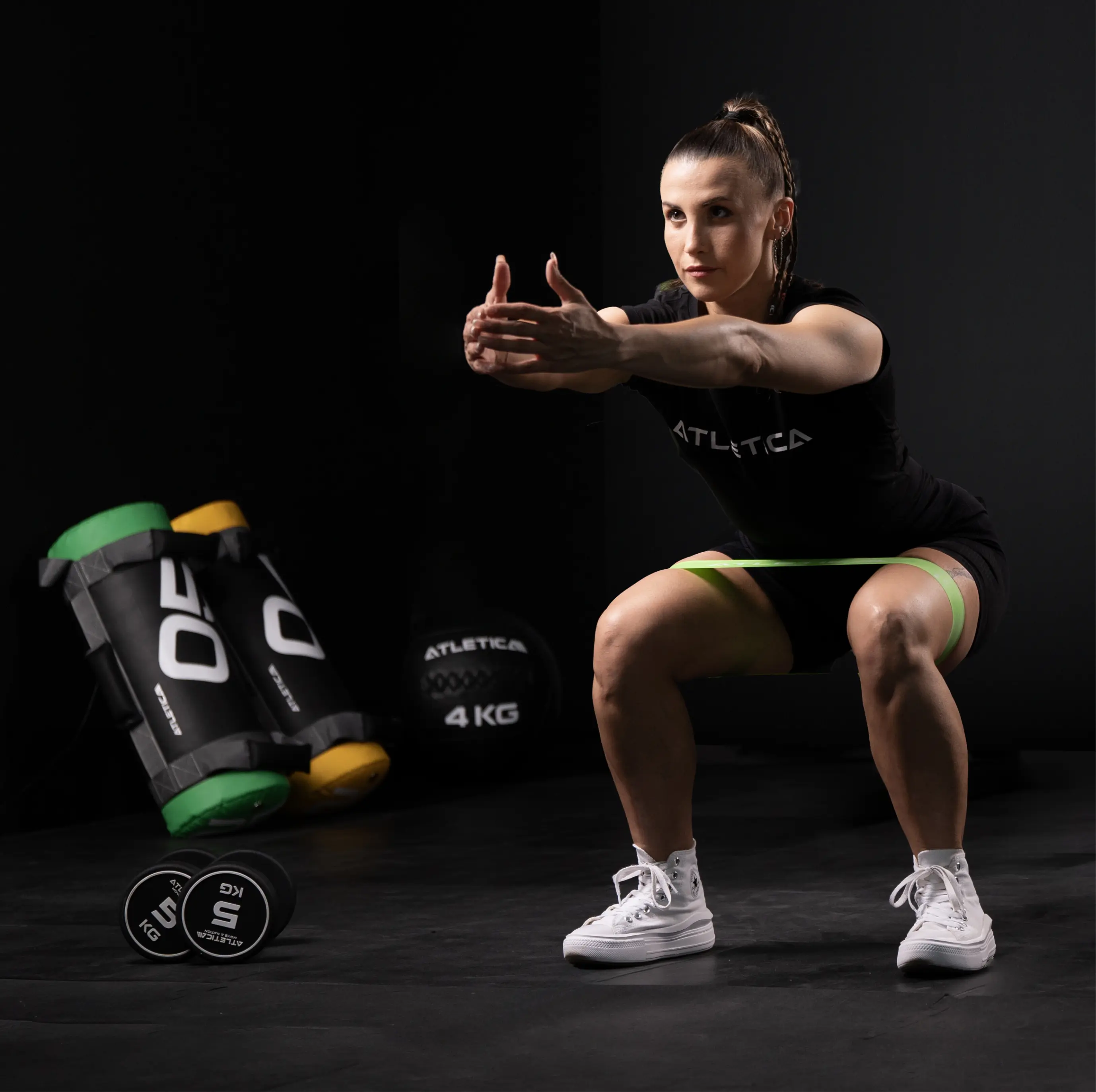 Functional Fitness Equipment: Kniebeuge mit Widerstandsband